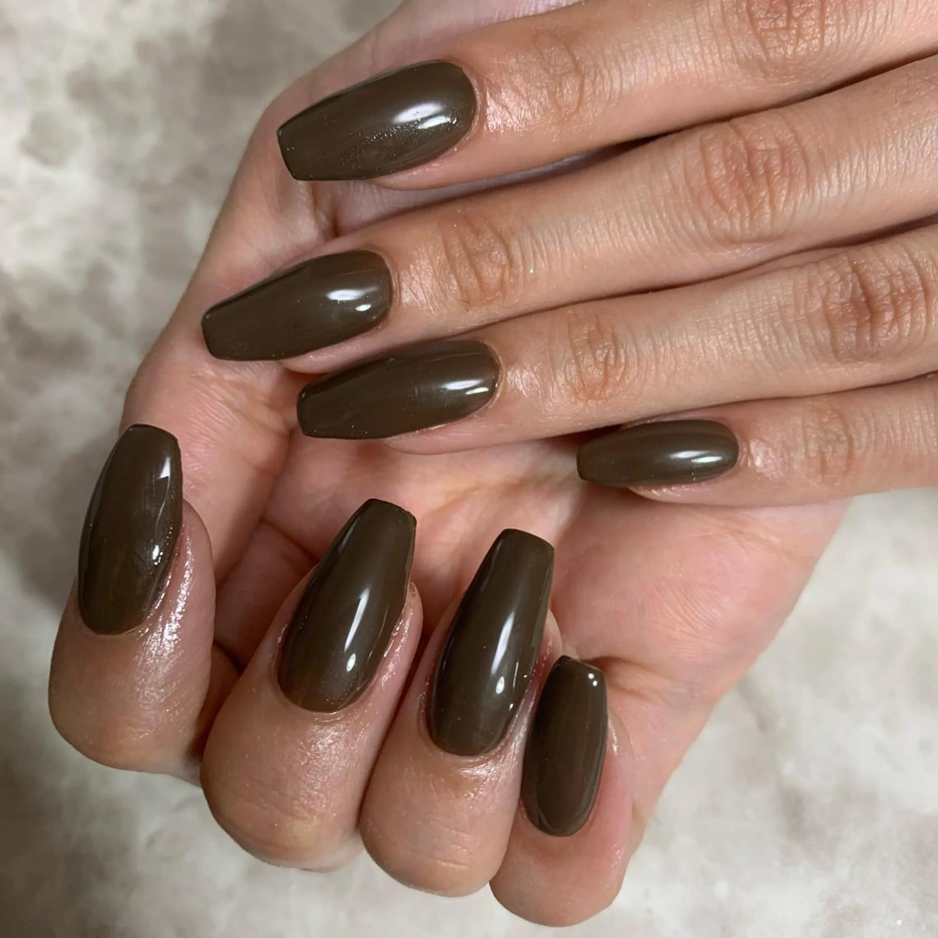 ネイル ワンカラーネイル シンプルネイル バレンタイン 冬ネイル salon Hush Hushのネイルデザイン