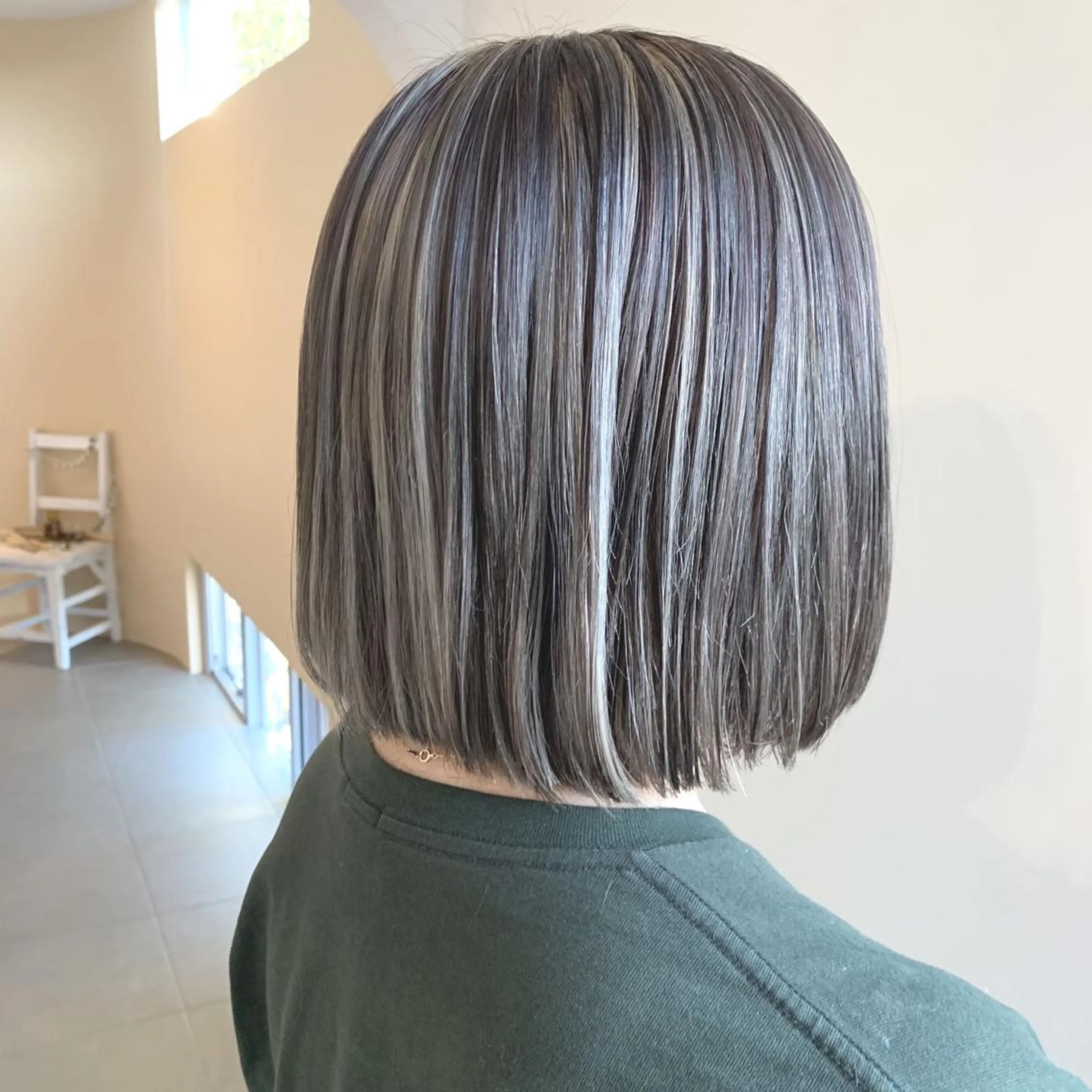 ミディアム カット ヘアカラー 綿貫 美雪のヘアスタイル