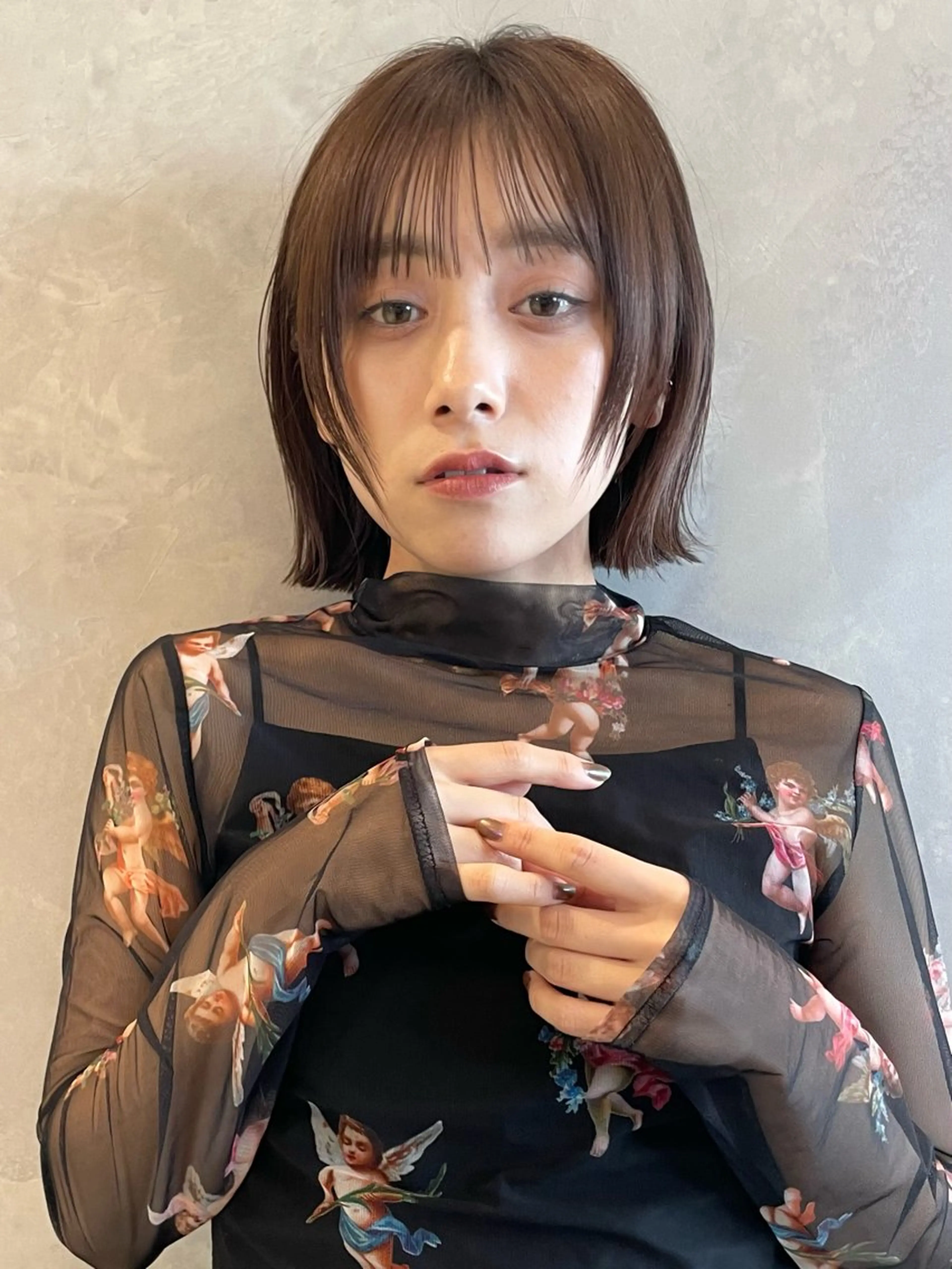 ミディアム 切りっぱなしボブ ワンレンボブ ショートボブ ボブ くびれヘア ボブ/デザインカラー /表参道/新井美有紀のヘアスタイル