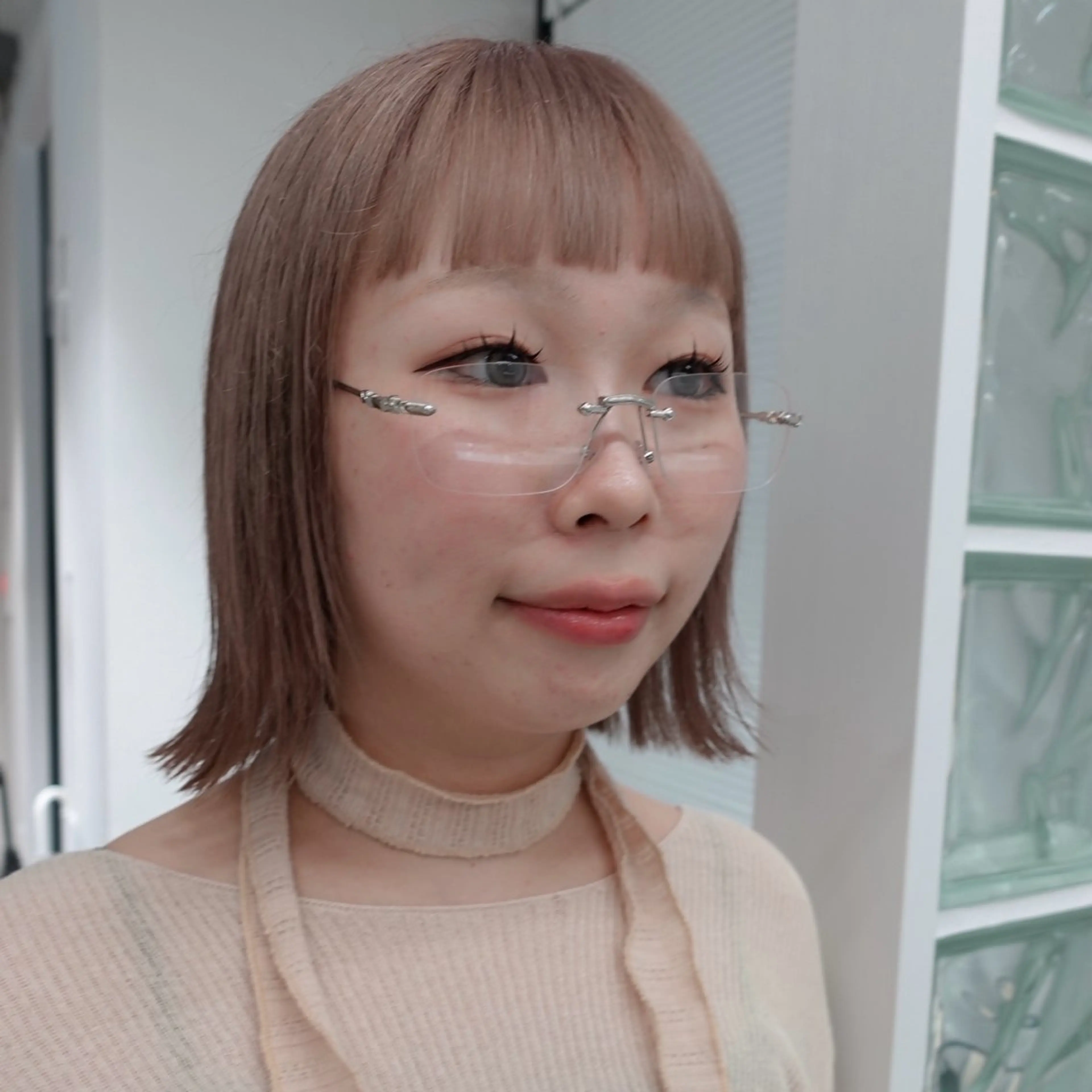 ミディアム カラー ヘアアレンジ オン眉 カット ヘアカラー 🌐サトウ リョウ🌐のヘアスタイル