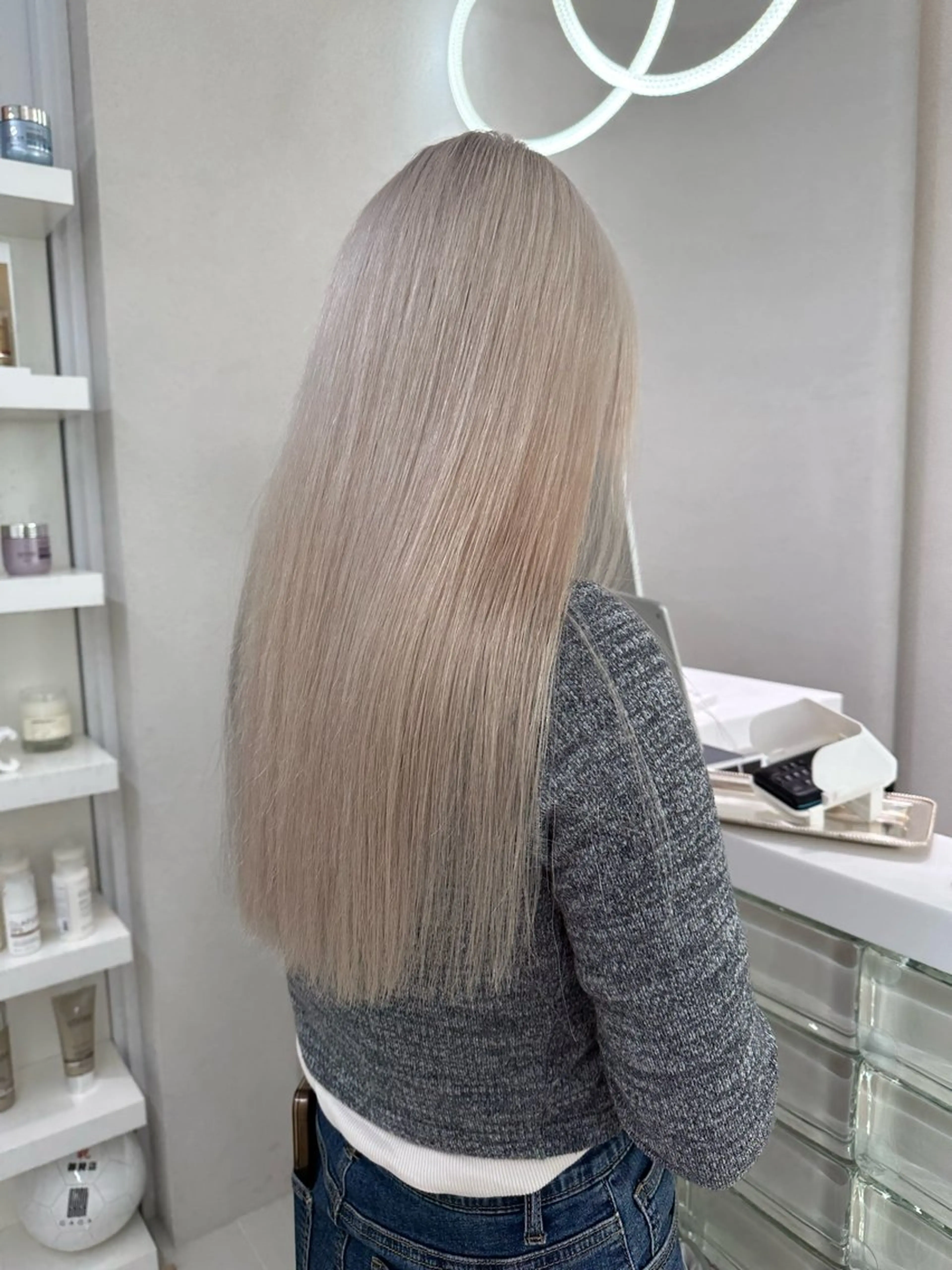 ロング ヘアカラー トリートメント ハイトーンボブ Mizuki.のヘアスタイル