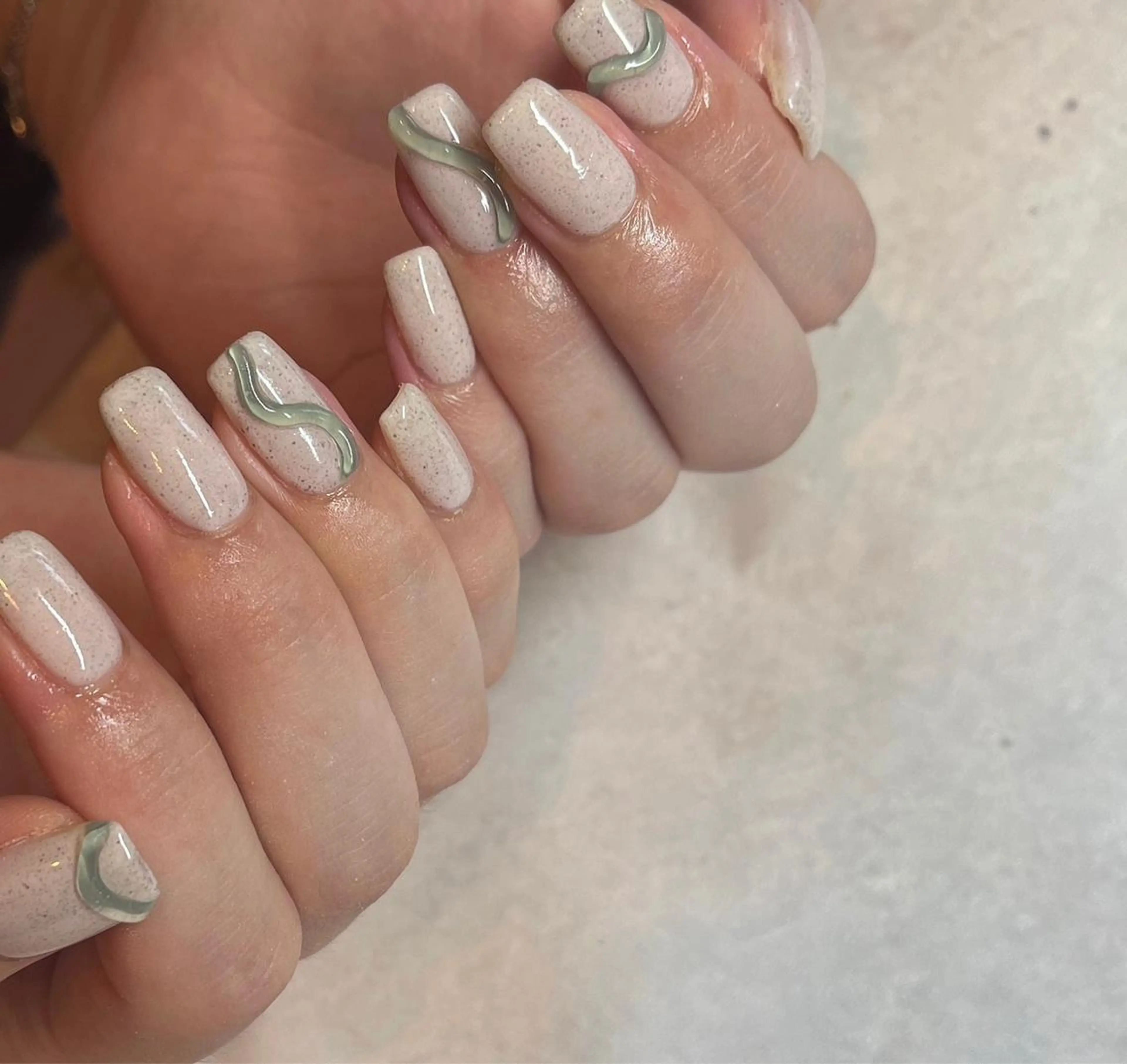 ネイル ジェルネイル ホワイト フリーランス¨̮⃝ ネイリストOKADAのネイルデザイン