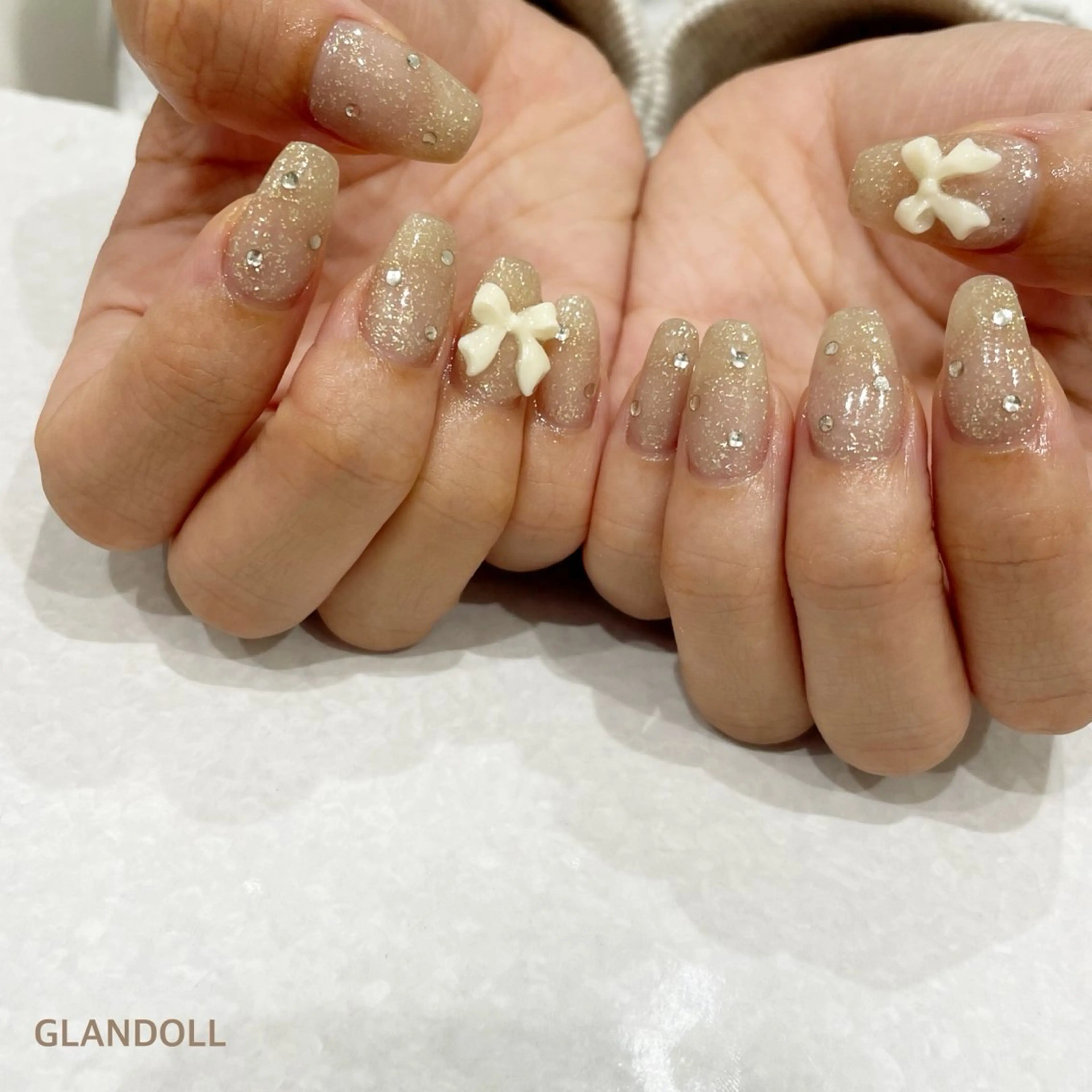 ネイル リボン ハンドネイル GLANDOLL YURIのネイルデザイン