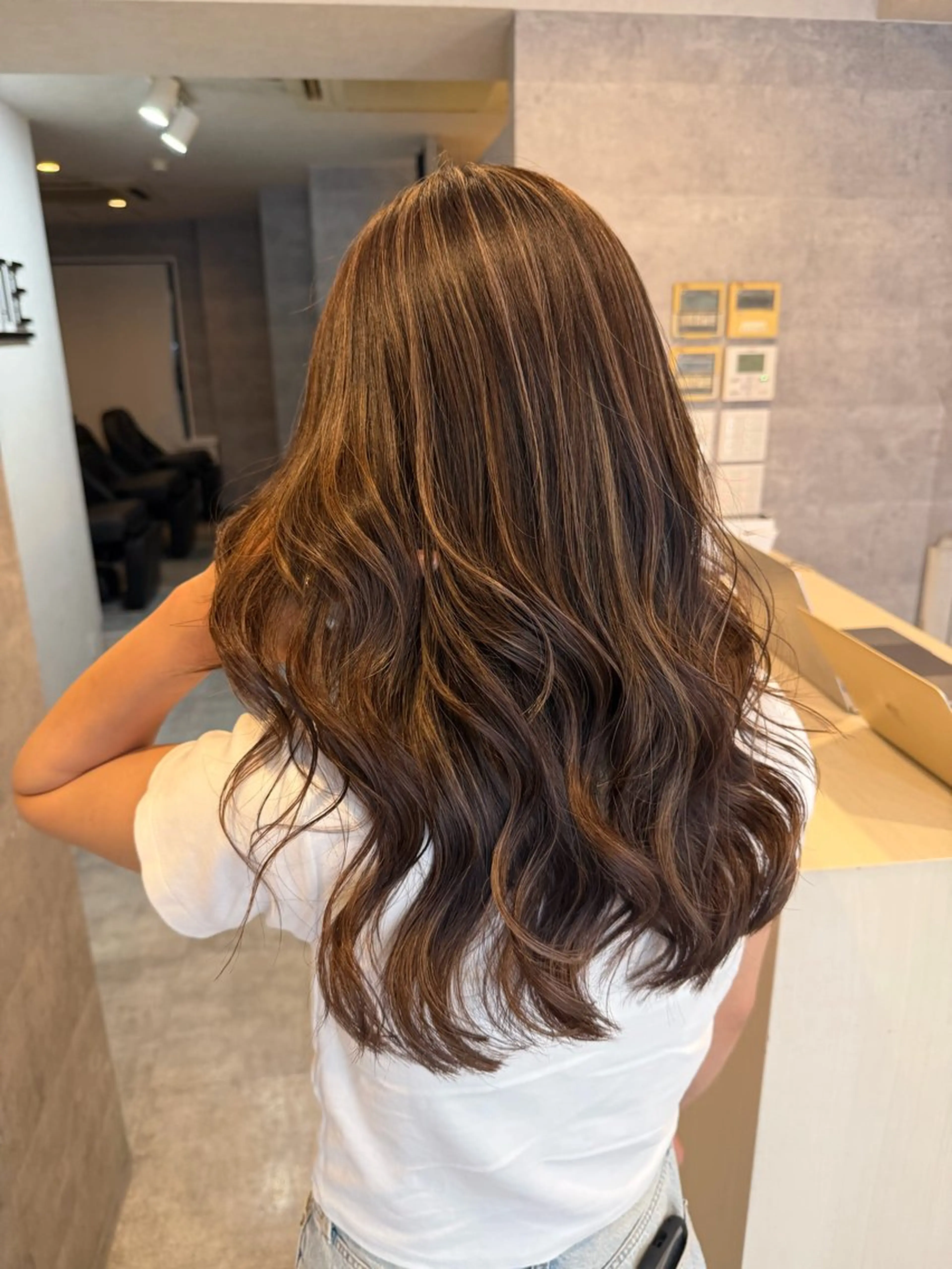 セミロング カラー ハイライトカラー ハイライト ヘアカラー トリートメント 💎夏葵 ハイライト /デザイン指名No1のヘアスタイル