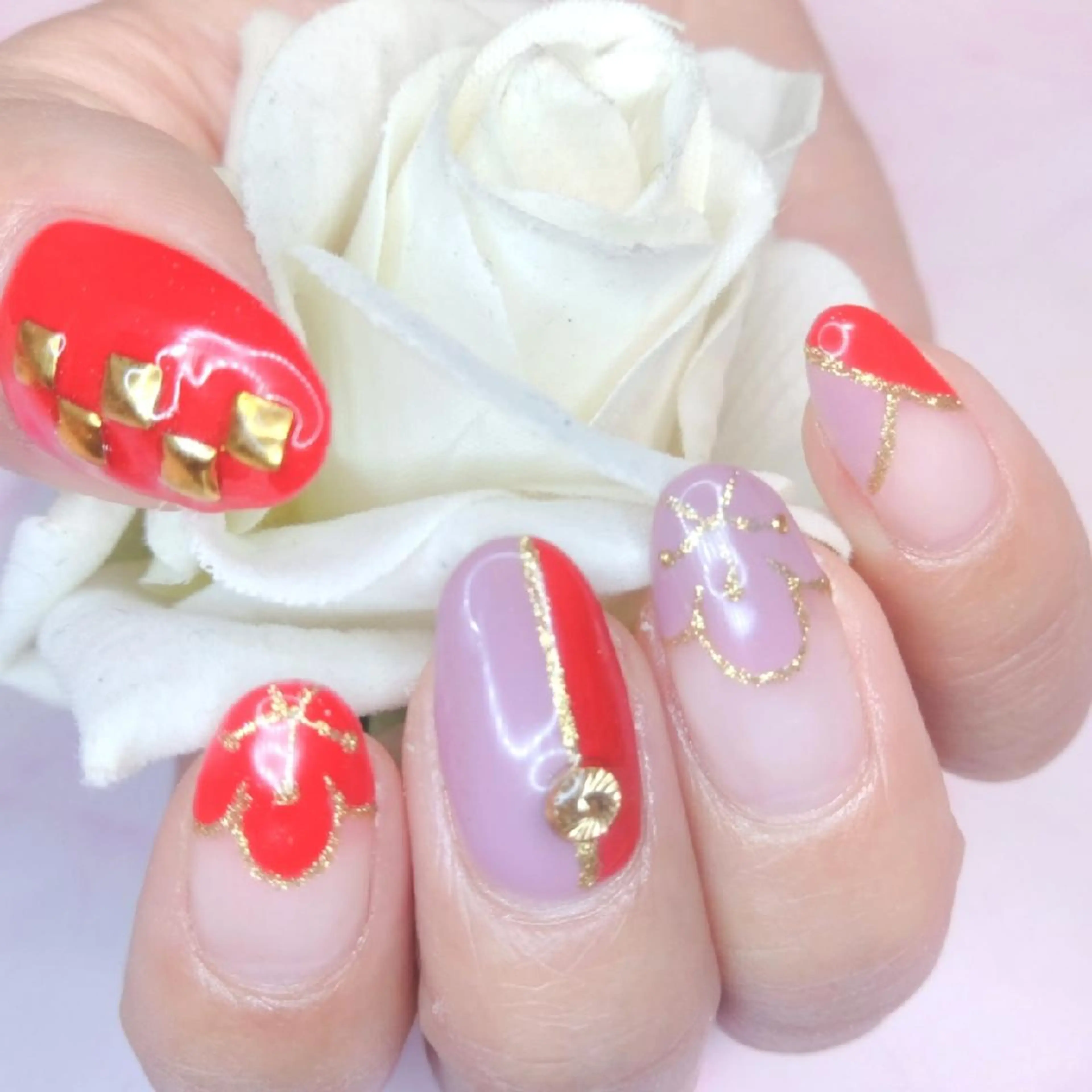 ネイル エステとネイル ローズコンフォートのネイルデザイン