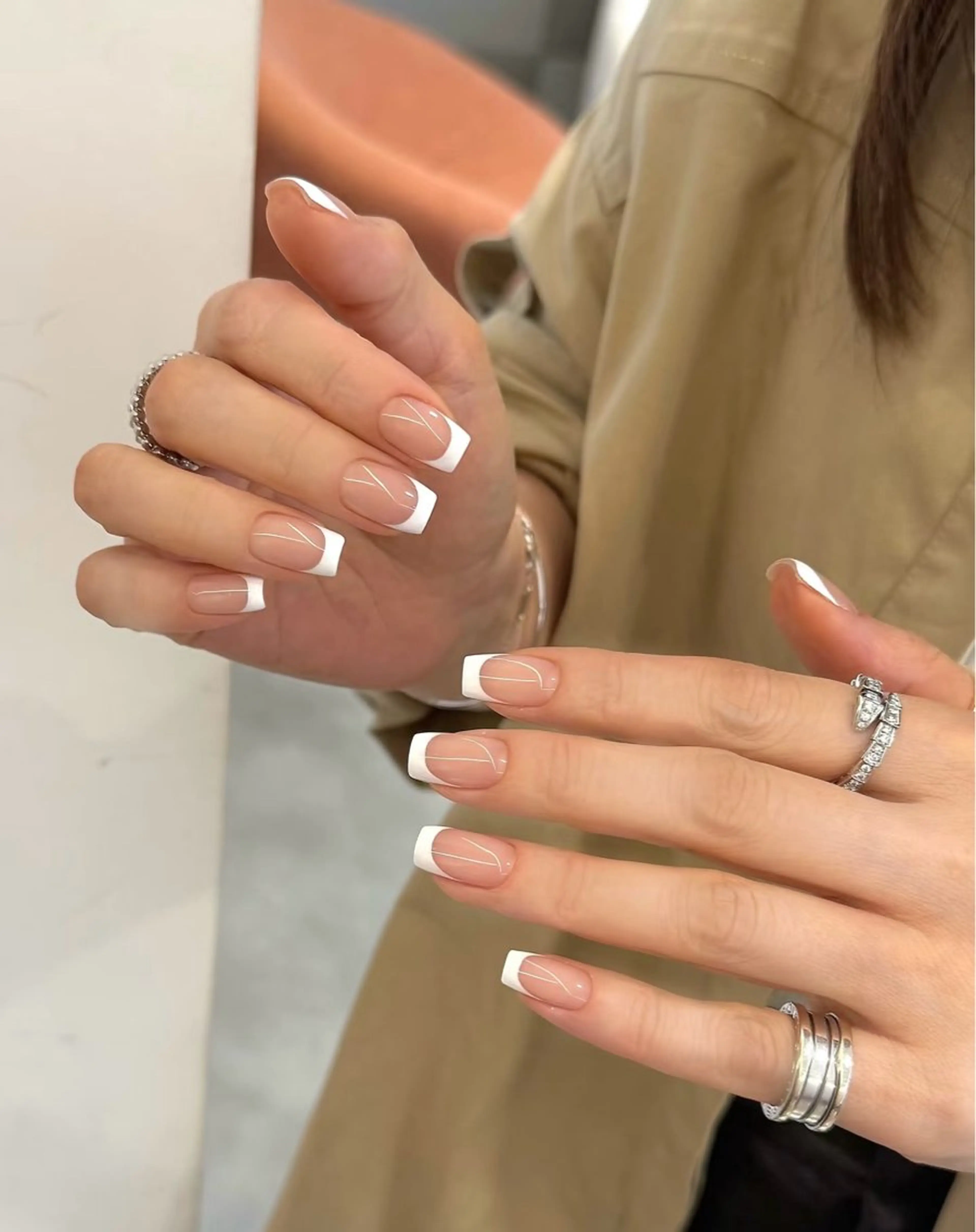 ⚠️ベース色あり⚠️フレンチネイル【ソフトジェルオフ込み】の写真