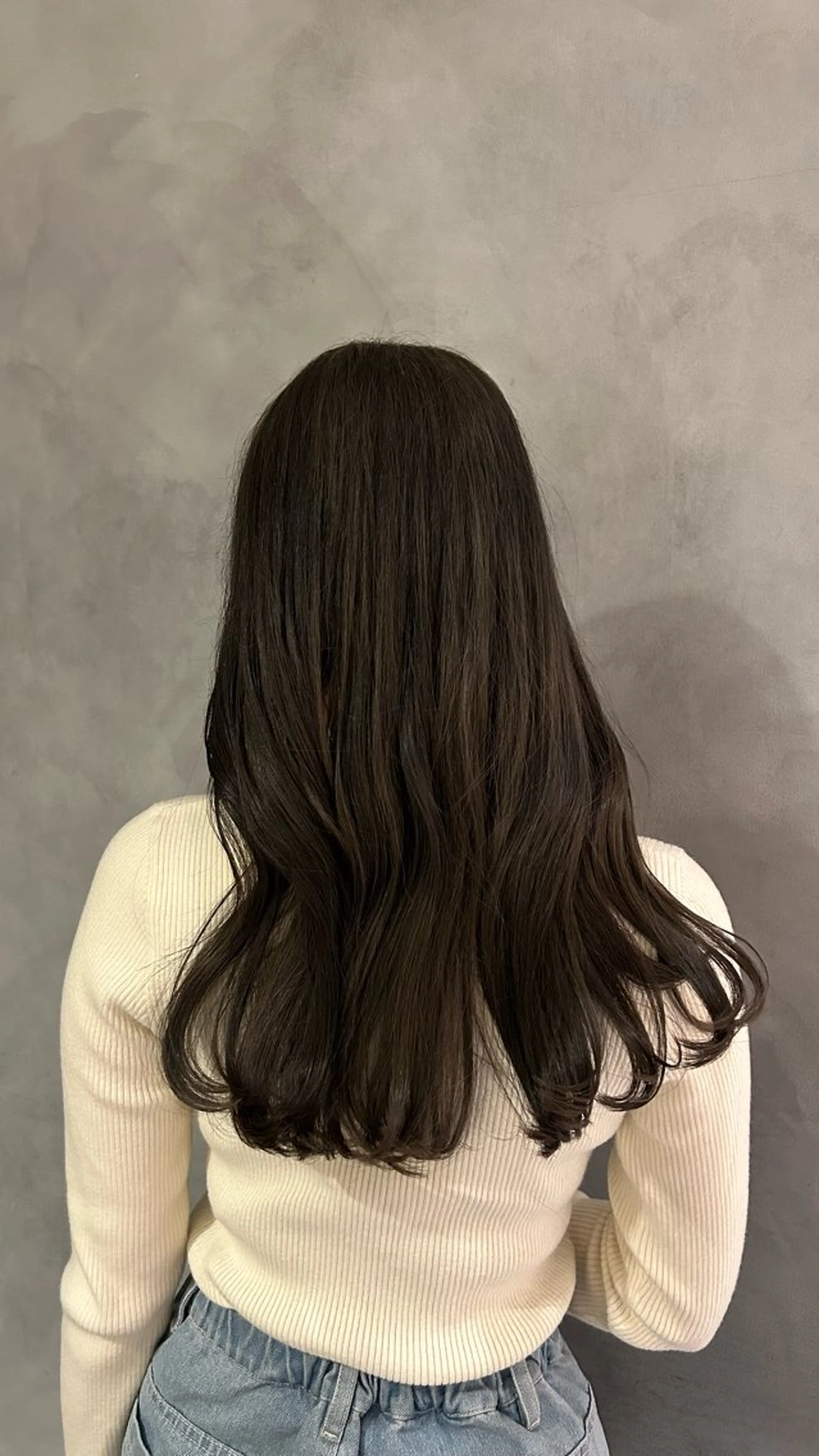 ロング 谷 亜澄のヘアスタイル