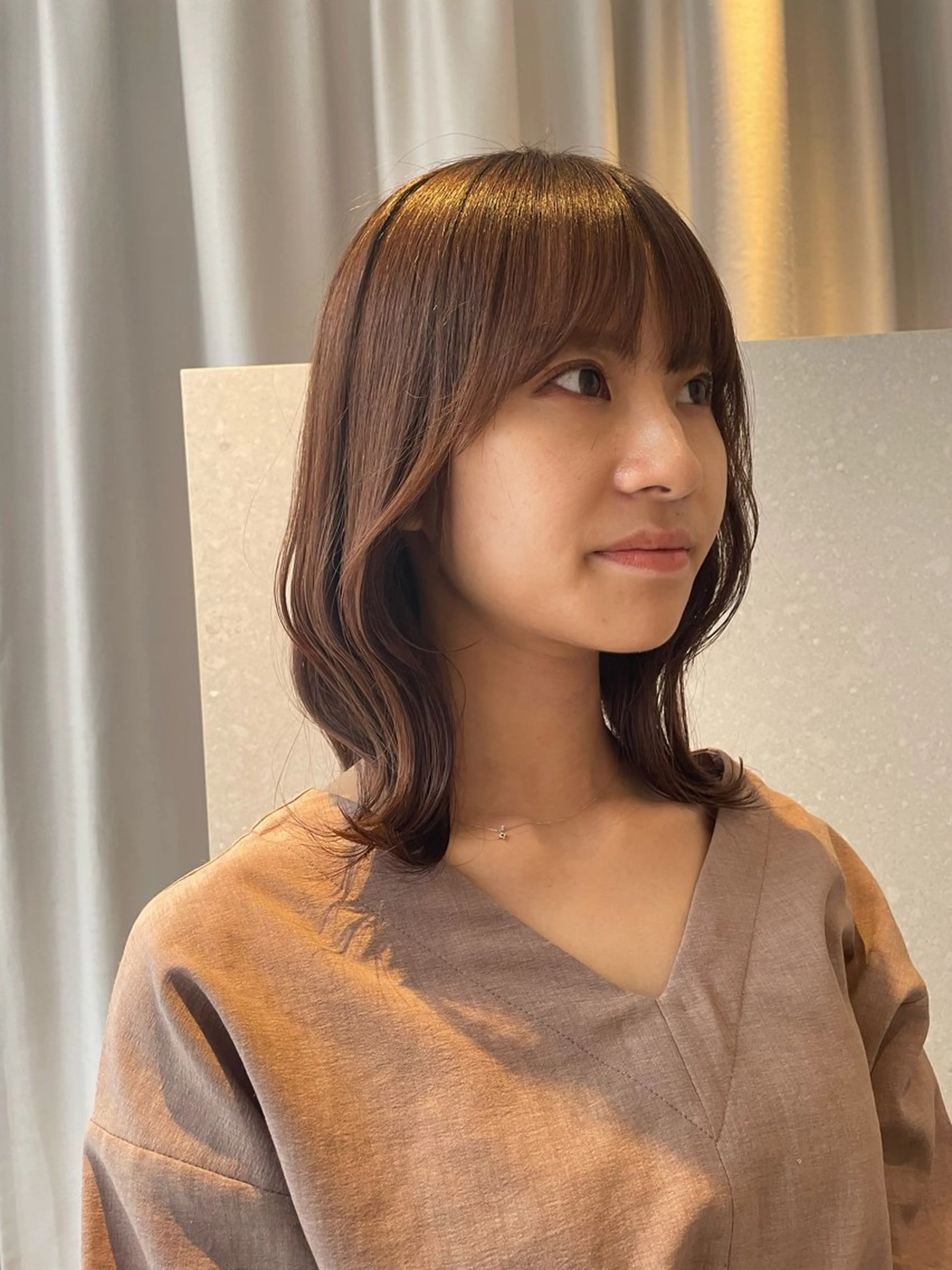 ミディアム 顔周りカット inity　杉本 美羽のヘアスタイル