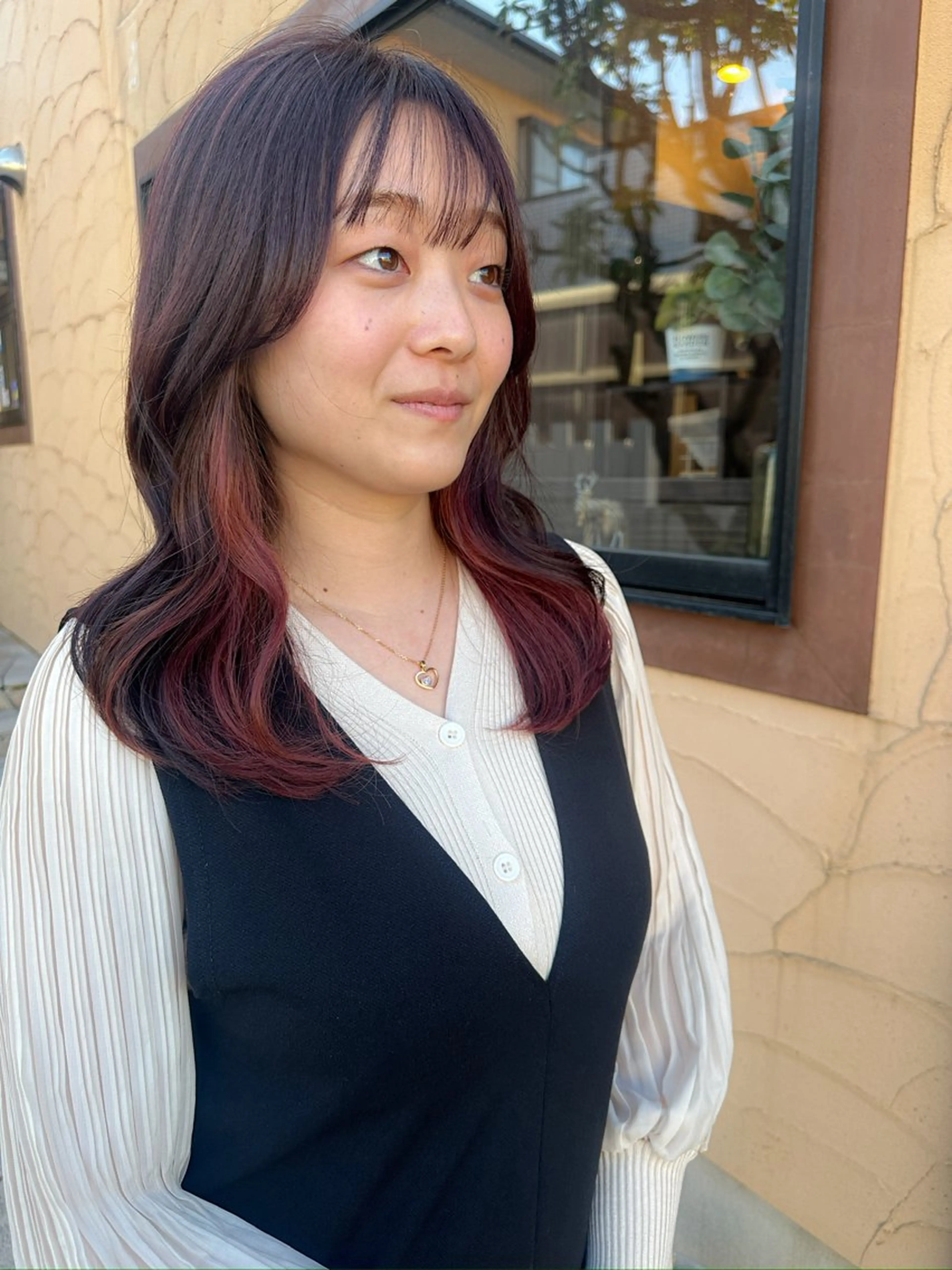 ミディアム カラー 綿貫 結香のヘアスタイル