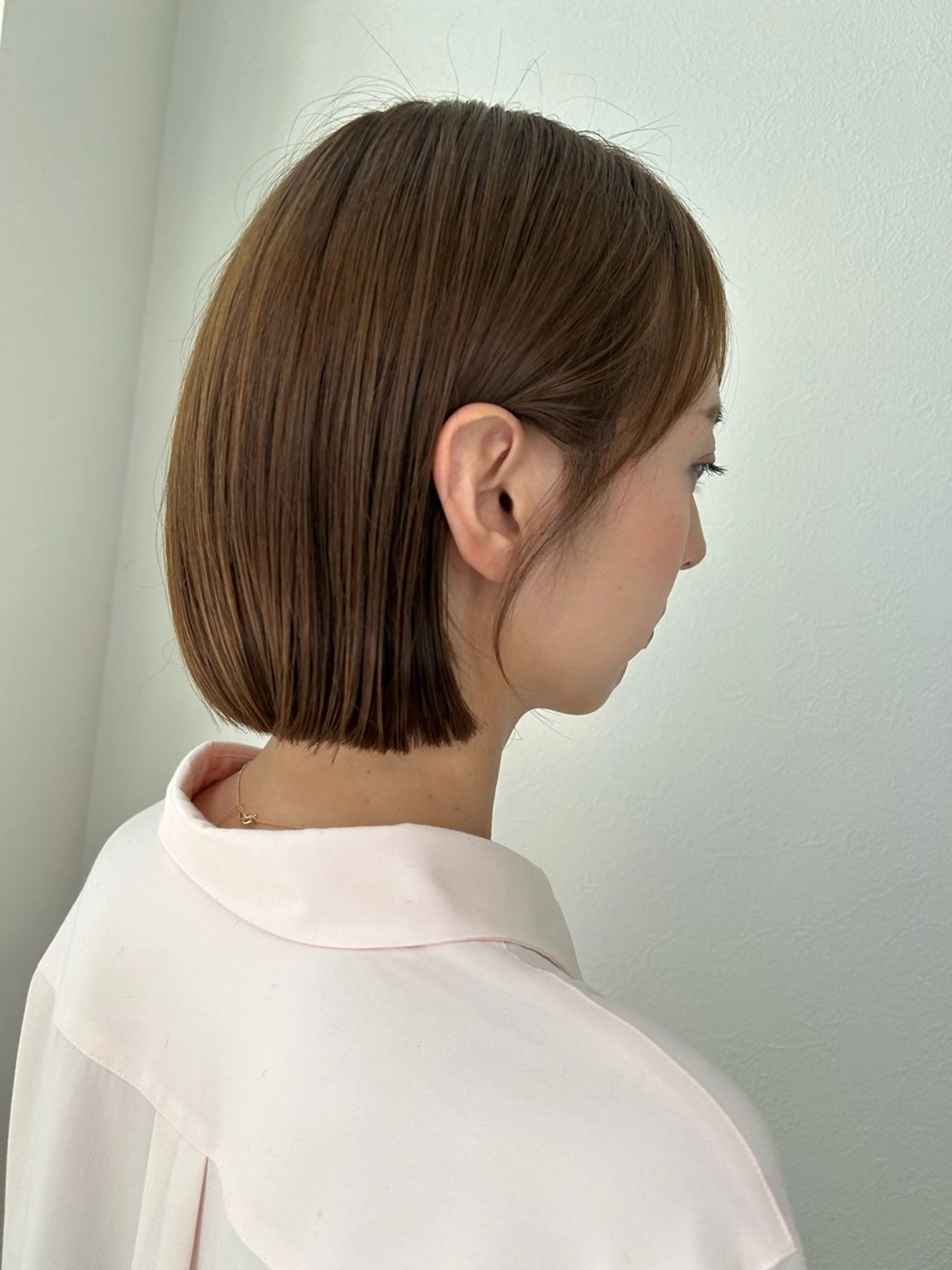 ショート カラー ボブ カット 今村公介 ブリーチ特化、派手髪のヘアスタイル