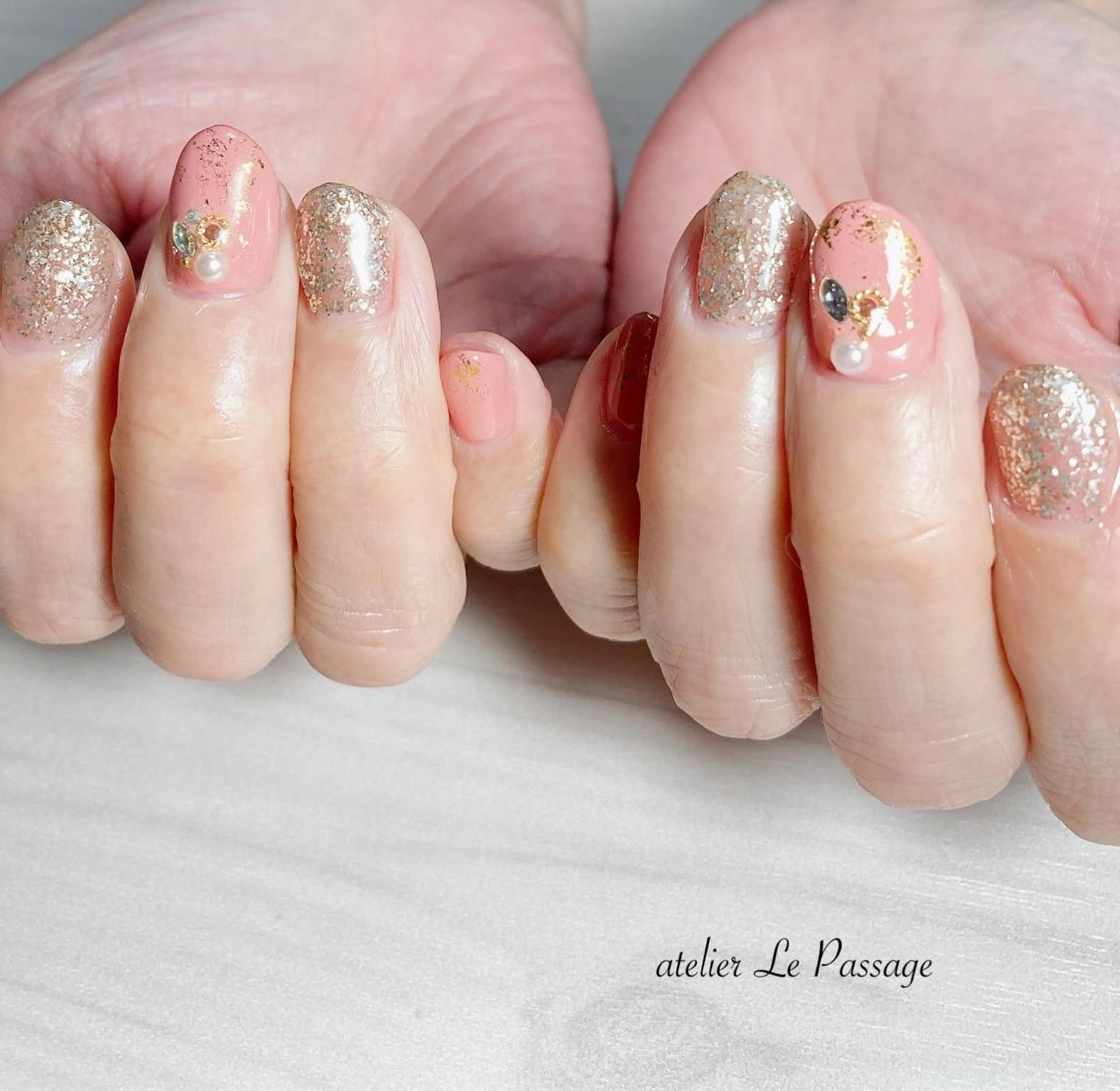 ネイル ジェルネイル キラキラネイル ラメ(グリッター) オフィスネイル パラジェル Atelier Le Passage所属・h nakatsukaのネイルデザイン
