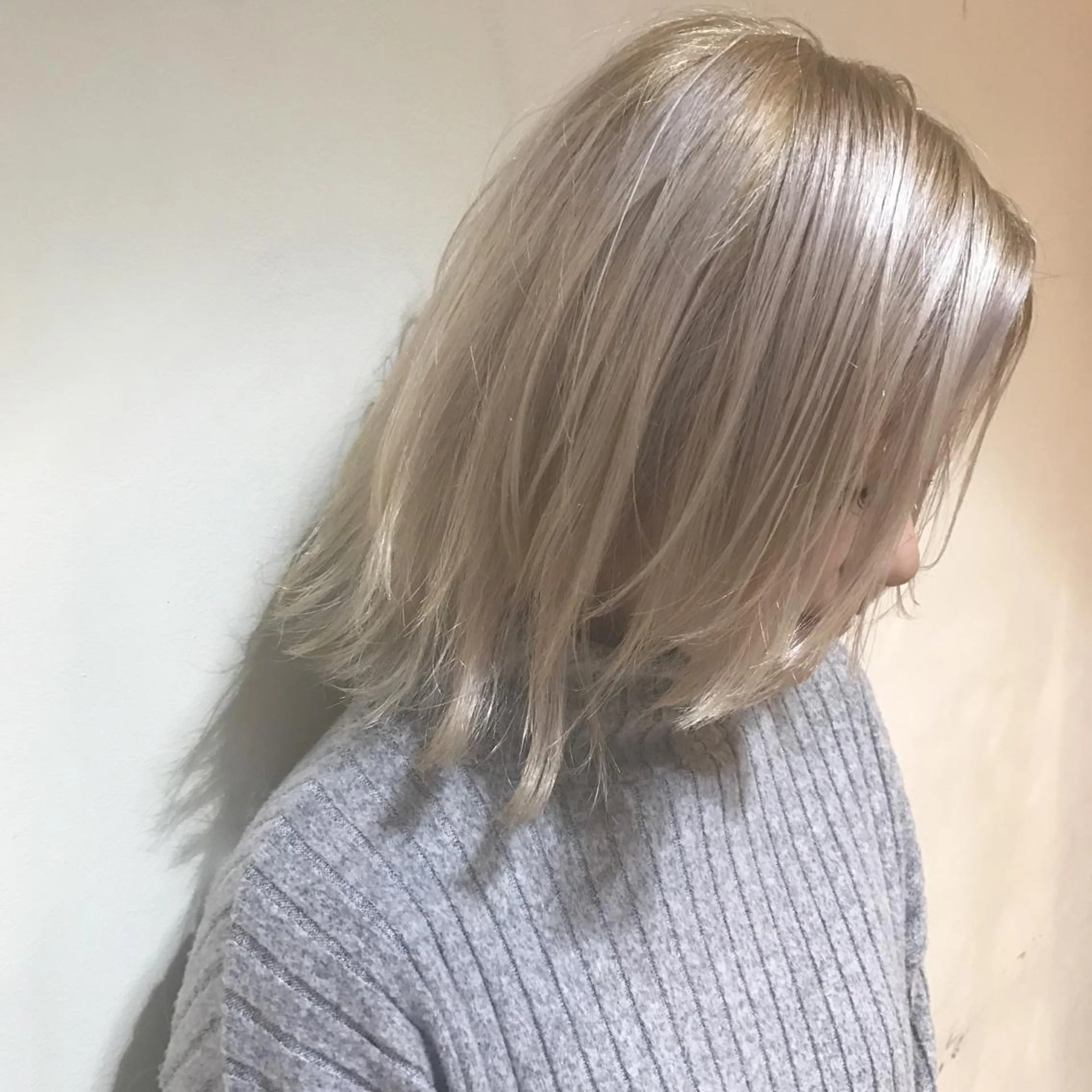 ショート カラー パーマ ヘアアレンジ メンズ キッズ ネイル マツエク・マツパ ベージュカラー ホワイトベージュ ホワイト サロンドミルク 原宿のヘアスタイル