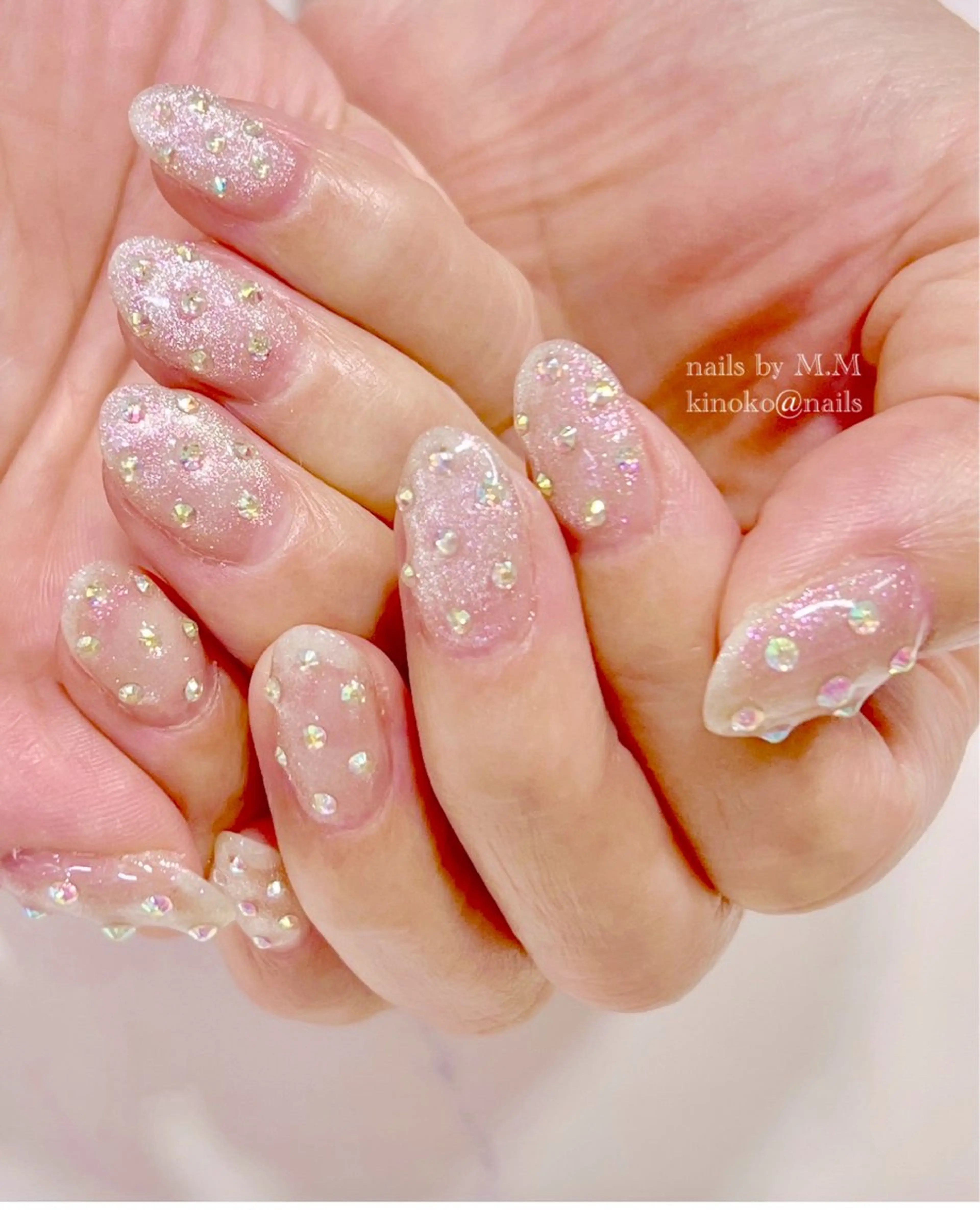 ネイル アートネイル キラキラネイル ストーンネイル 小宇宙 近鉄今里徒歩5分🧬のネイルデザイン