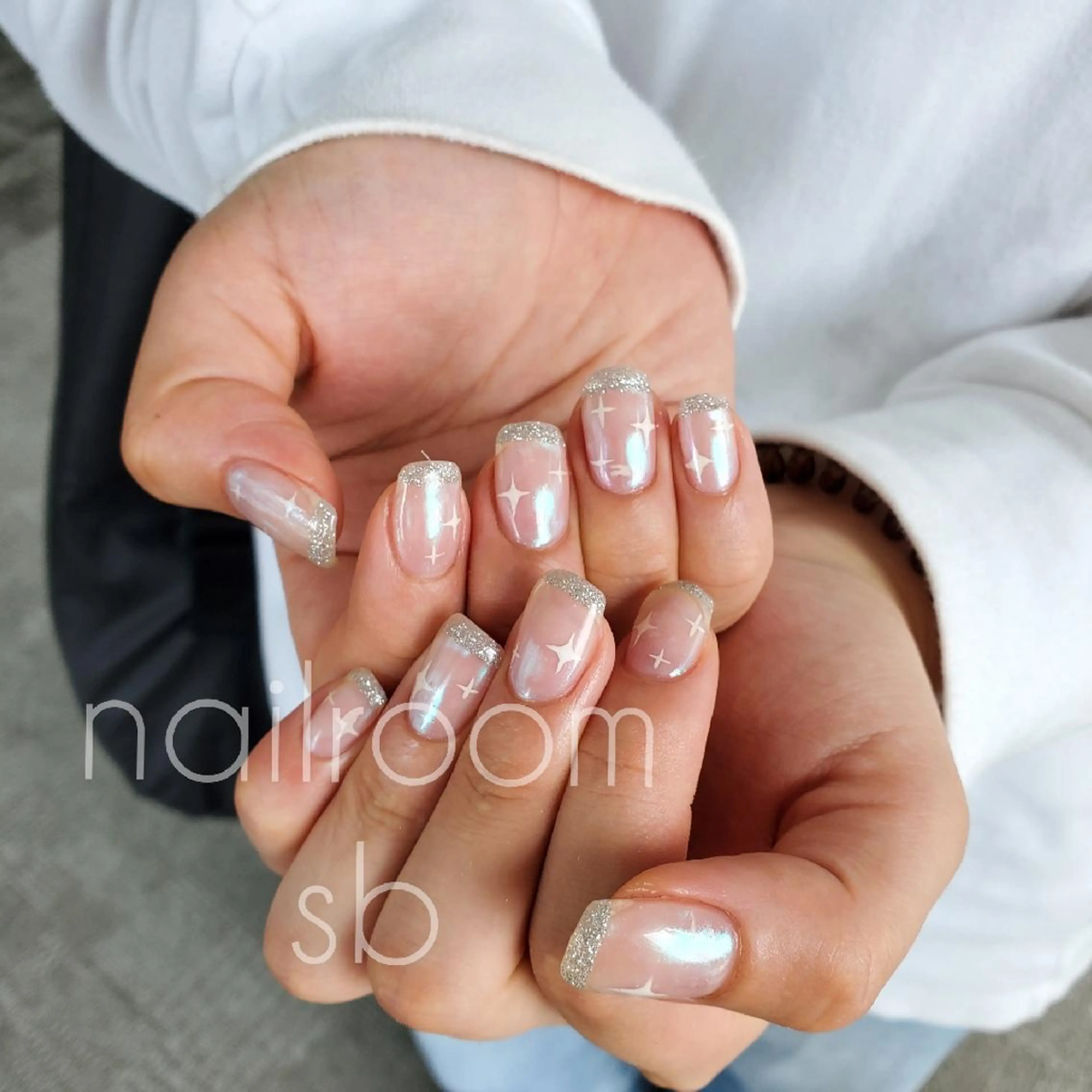 ネイル オーロラネイル ハンドネイル nailroom‪ sb‪‪𓈒𓂂𓏸のネイルデザイン