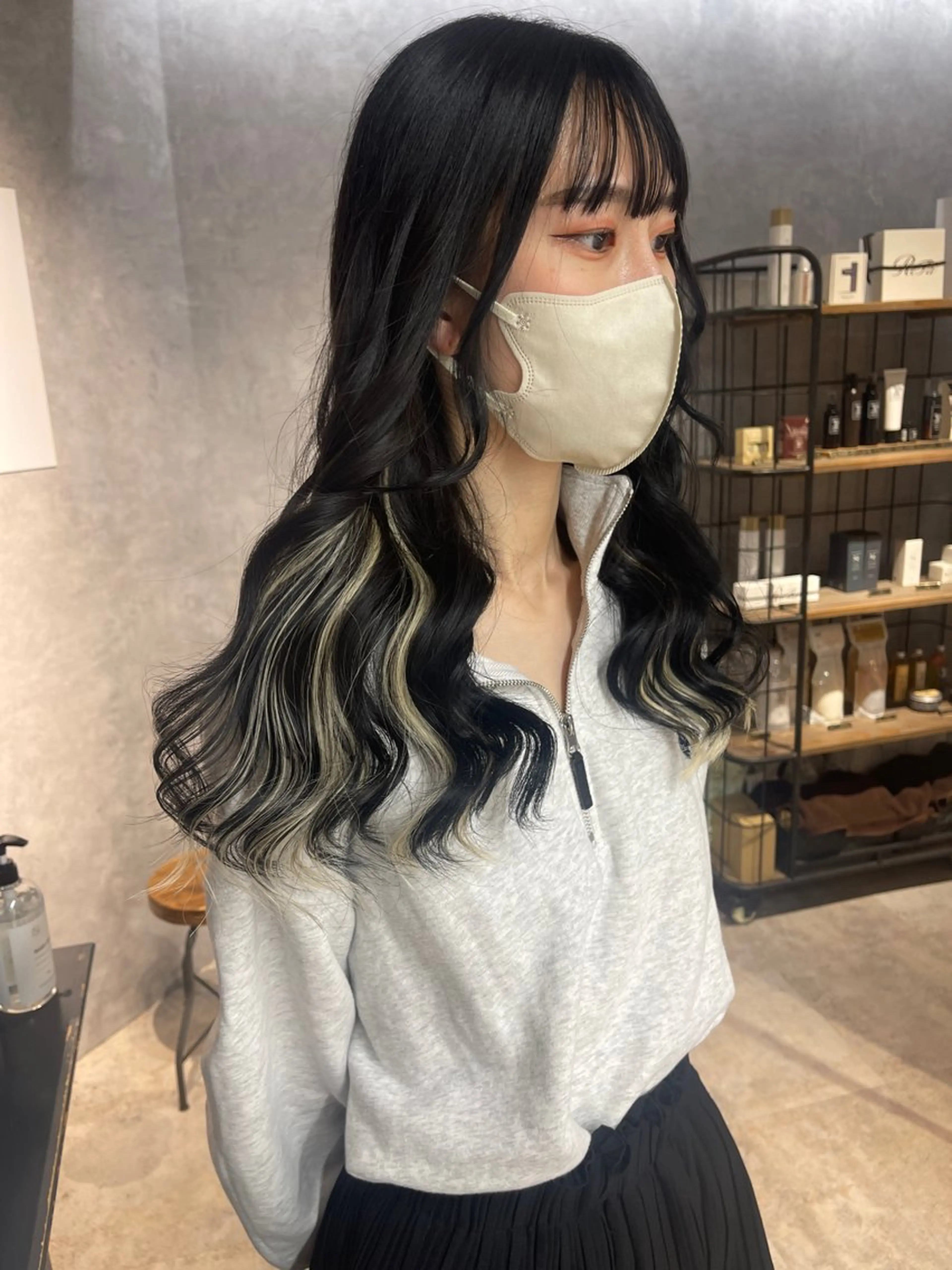 ロング カラー ブリーチ ケアブリーチ カット ヘアカラー エクステ 福西 洋斗のヘアスタイル