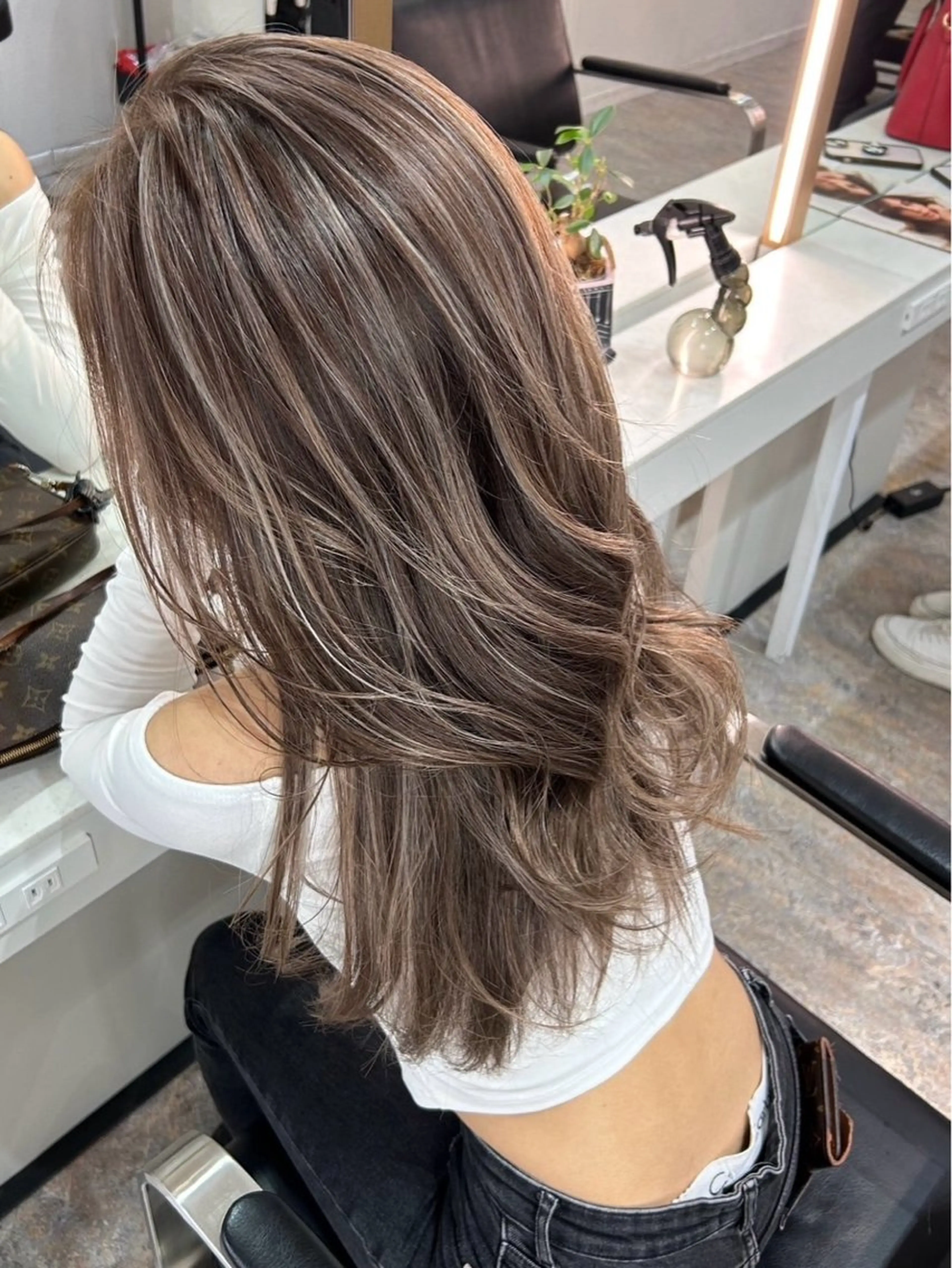 ミディアム カラー ハイライト白髪ぼかし メンズパーマ渋谷のヘアスタイル