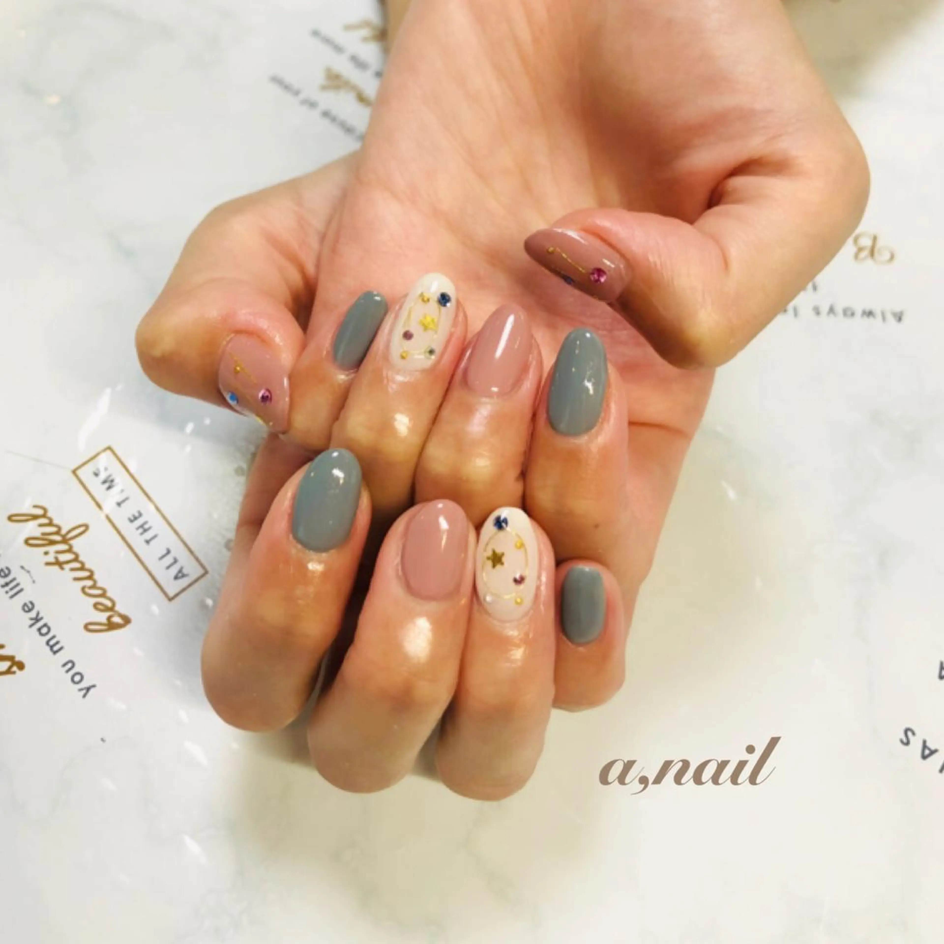 ネイル フットネイル ジェルネイル グラデーション ラメ(グリッター) ラメグラデーション ハンドネイル ネイルサロン エーネイルのネイルデザイン