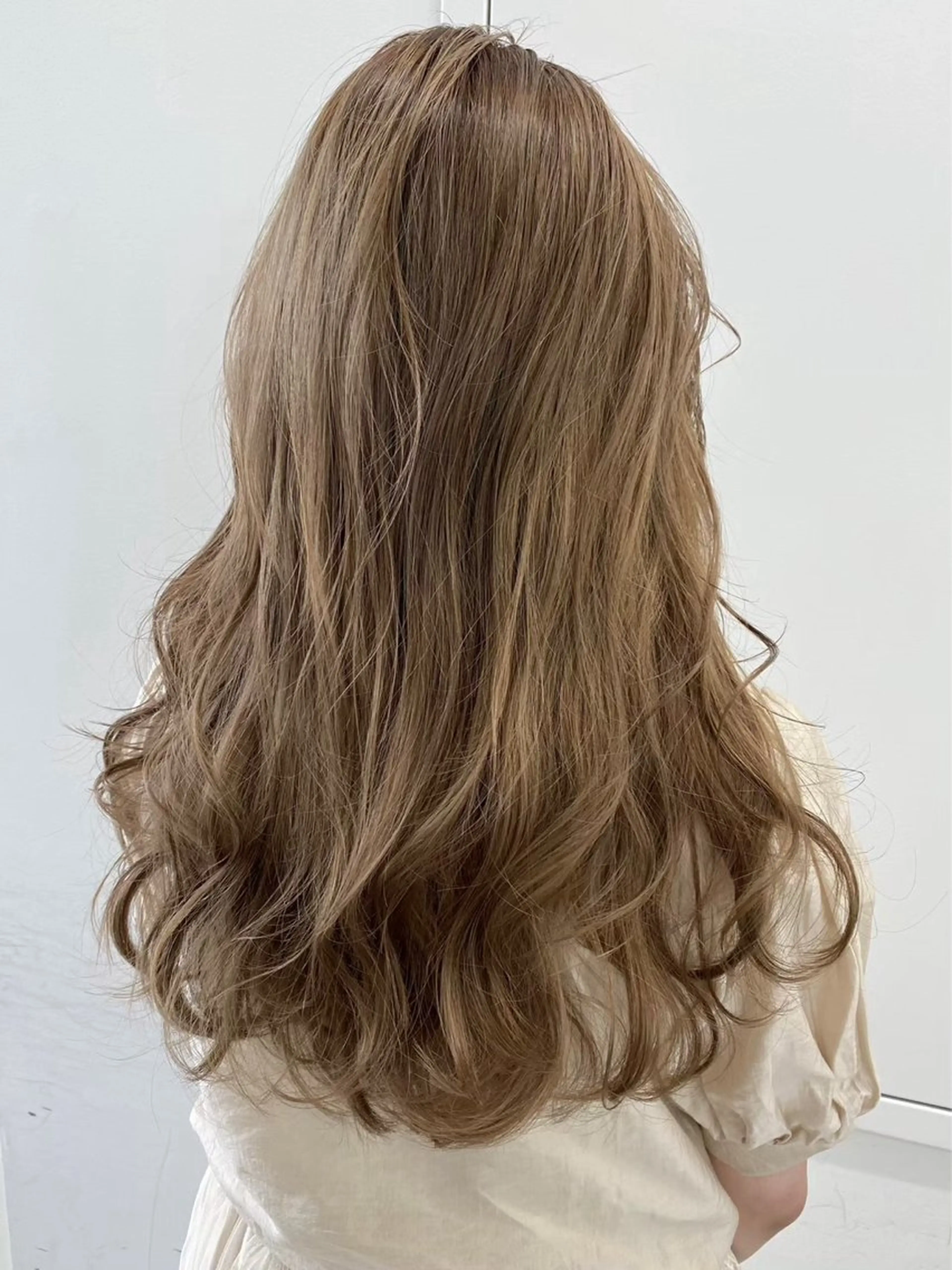 ロング カラー ✩.*Aise⟡.· 艶カラー🐈‍⬛🩶のヘアスタイル