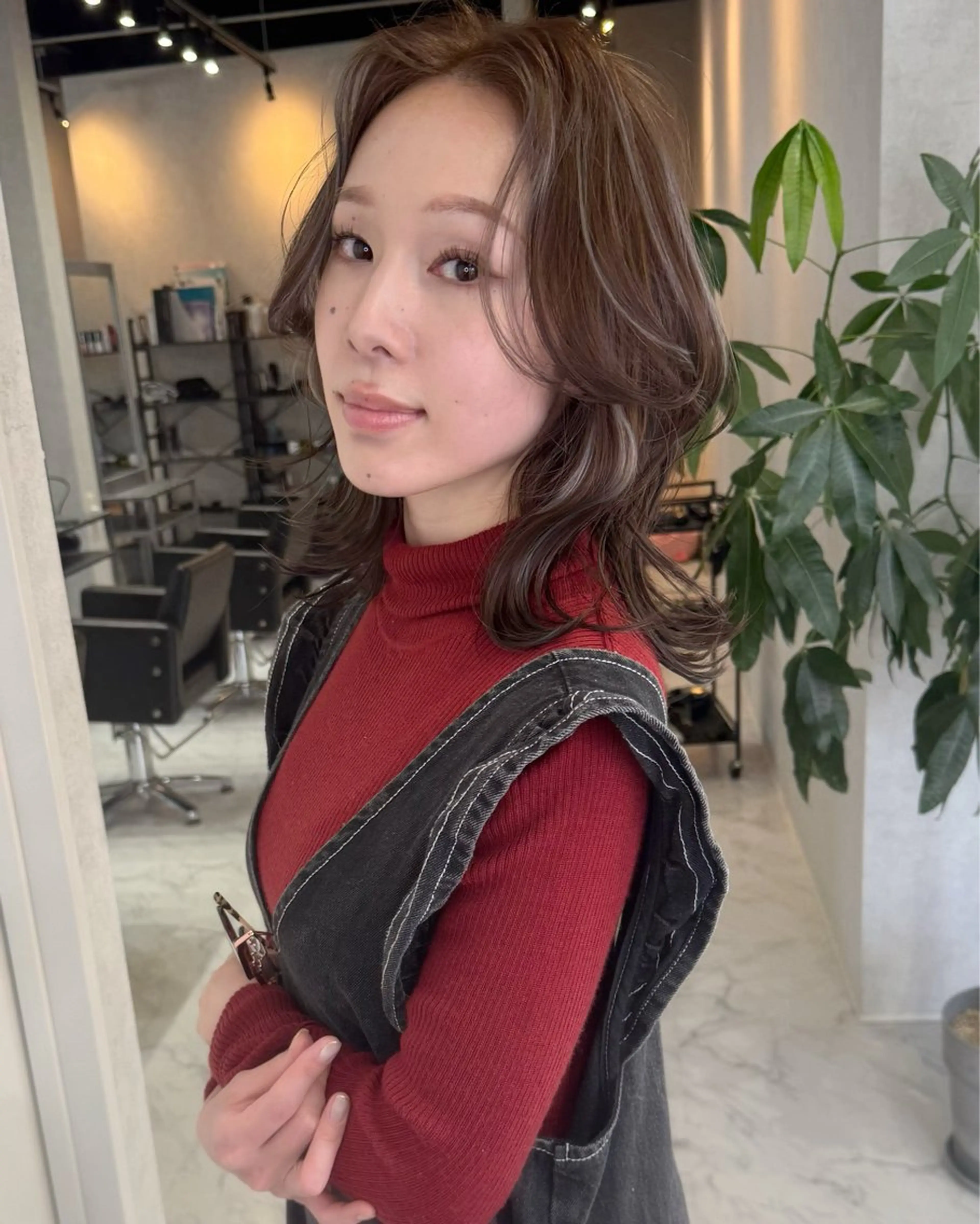 ミディアム カラー ヘアアレンジ 韓国風ヘア レイヤーカット トリートメント ワンホンヘア カット ヘアカラー トリートメント アンドウ ユウ/ レイヤーカット/韓国のヘアスタイル