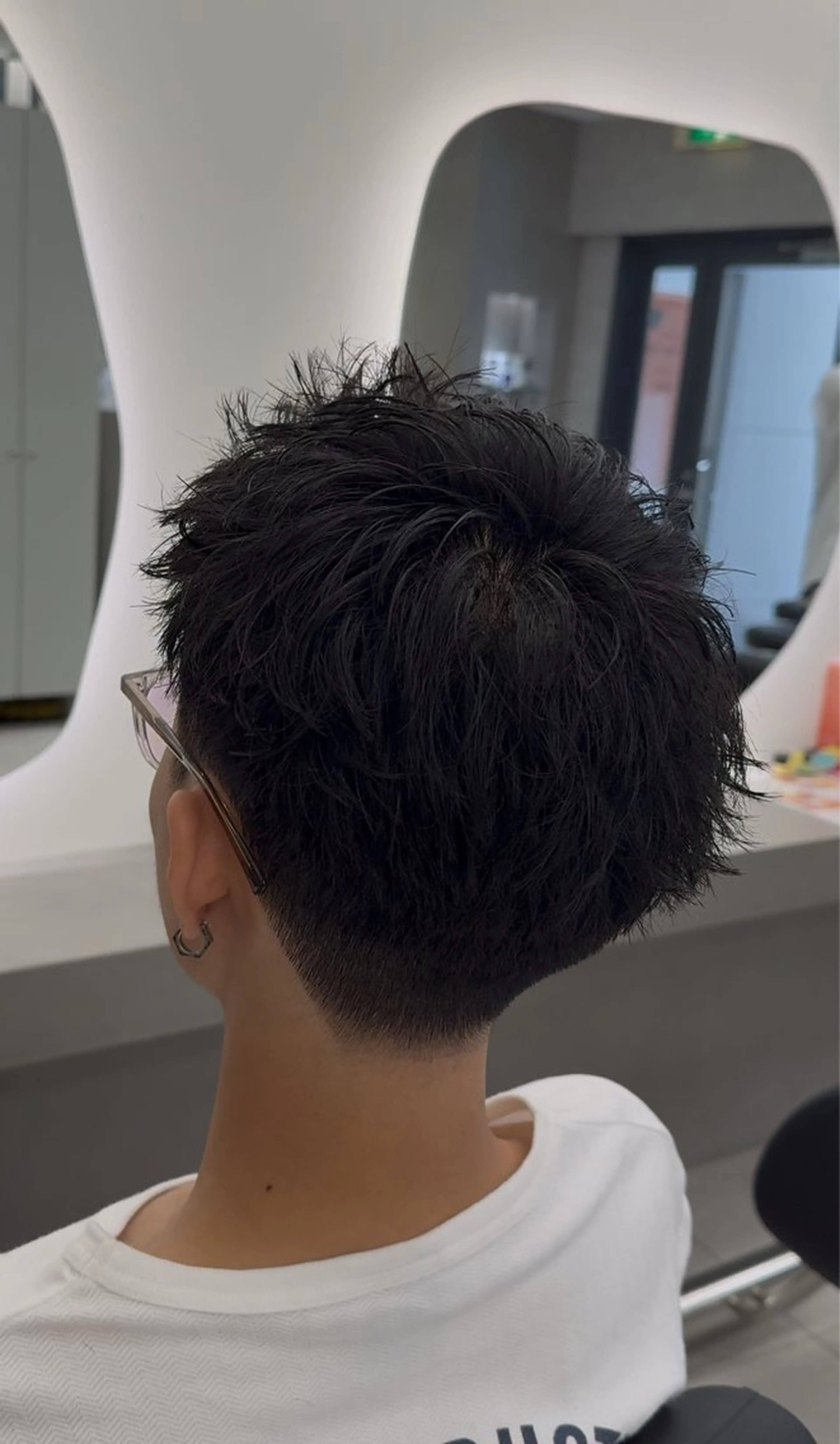 ショート ショートヘア カット 波巻き/シャドウ /フェザー/有馬琉翔のヘアスタイル