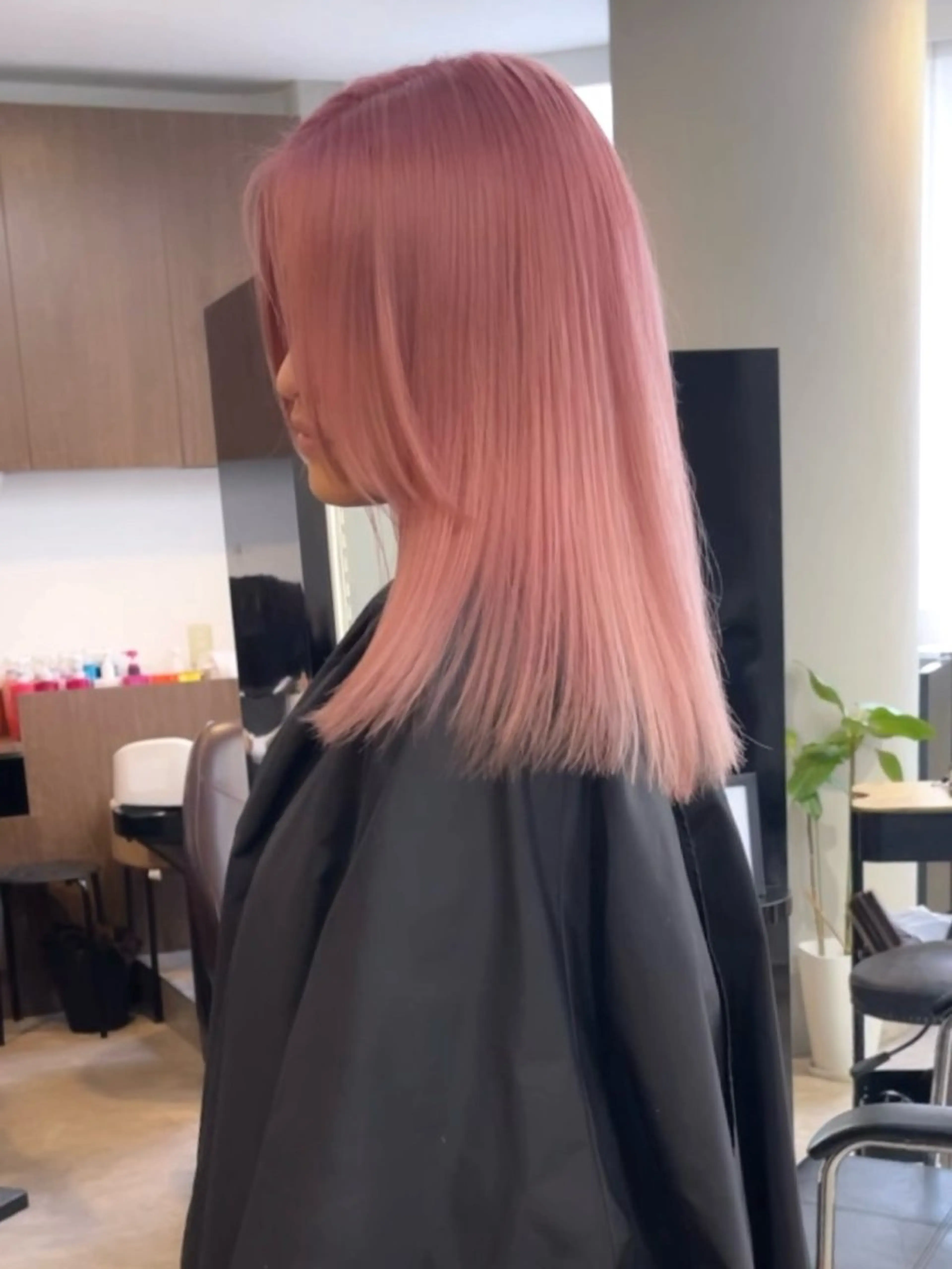 ミディアム カラー カット ヘアカラー トリートメント YUSUKE レイヤーカットカラーのヘアスタイル