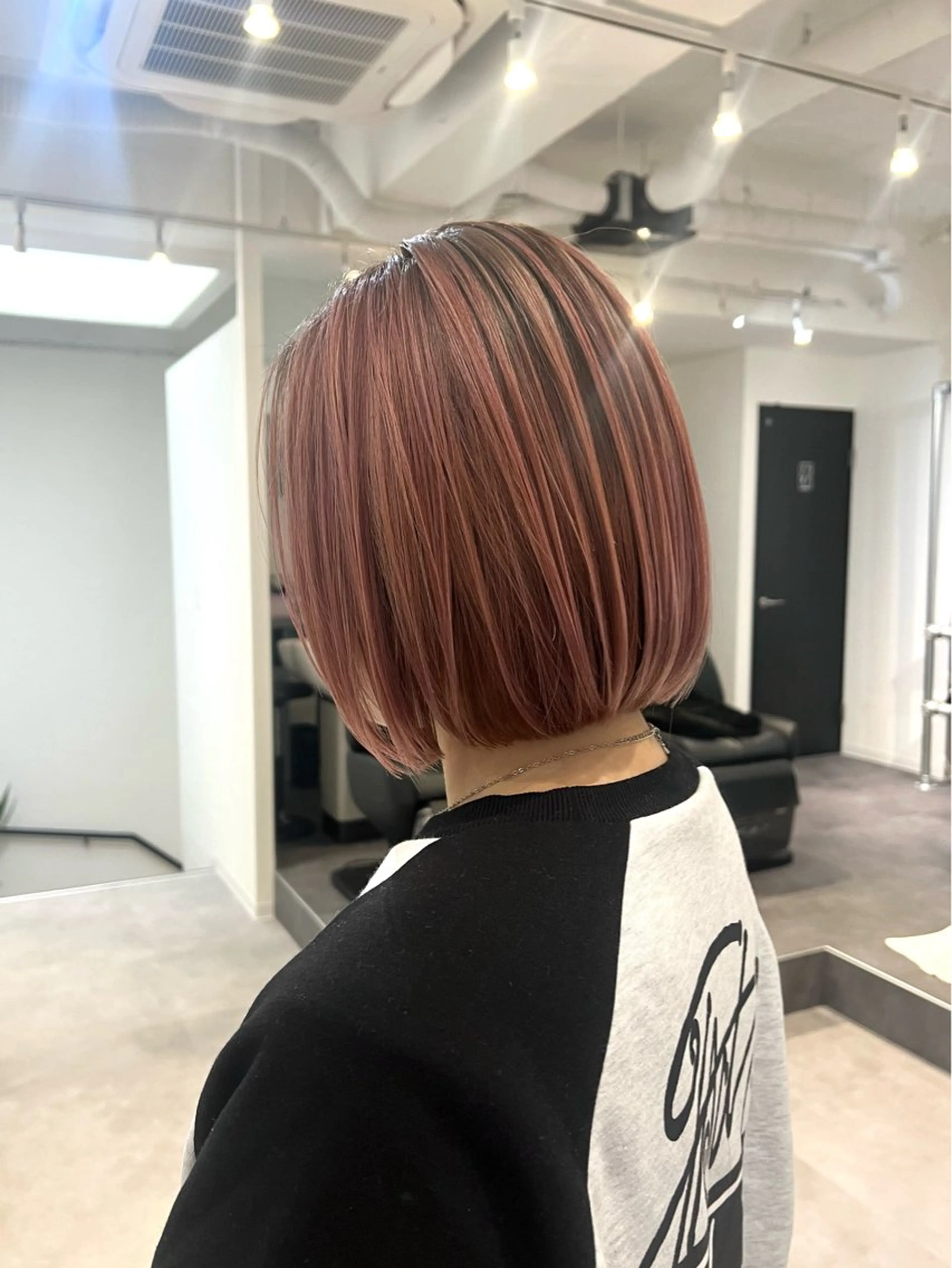 ショート カラー ピンクカラー ボブ ヘアカラー トリートメント 宮下 愛璃紗のヘアスタイル