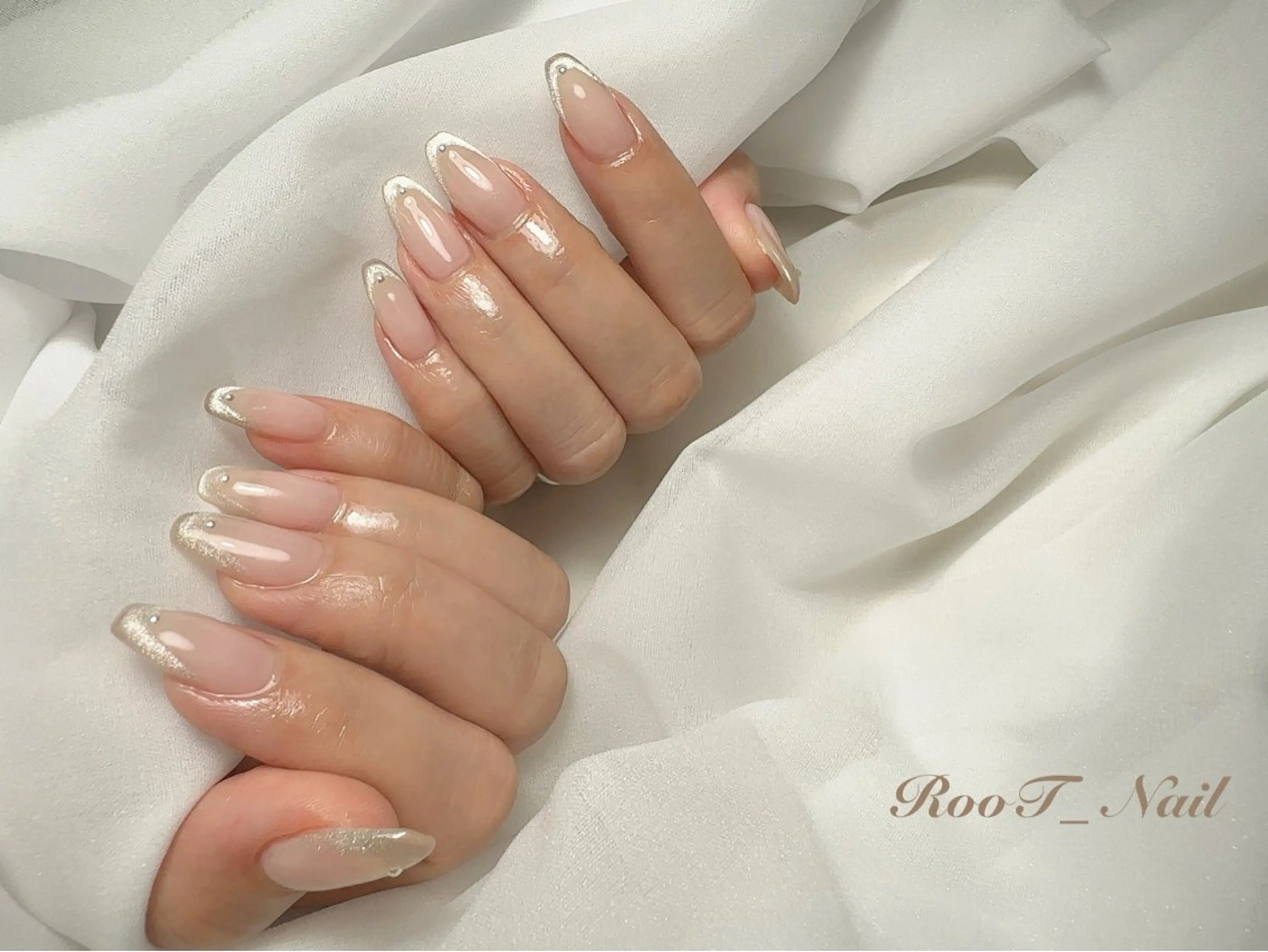 ネイル フレンチネイル マグネットネイル マグネットフレンチ ハンドネイル RooT Nailのネイルデザイン