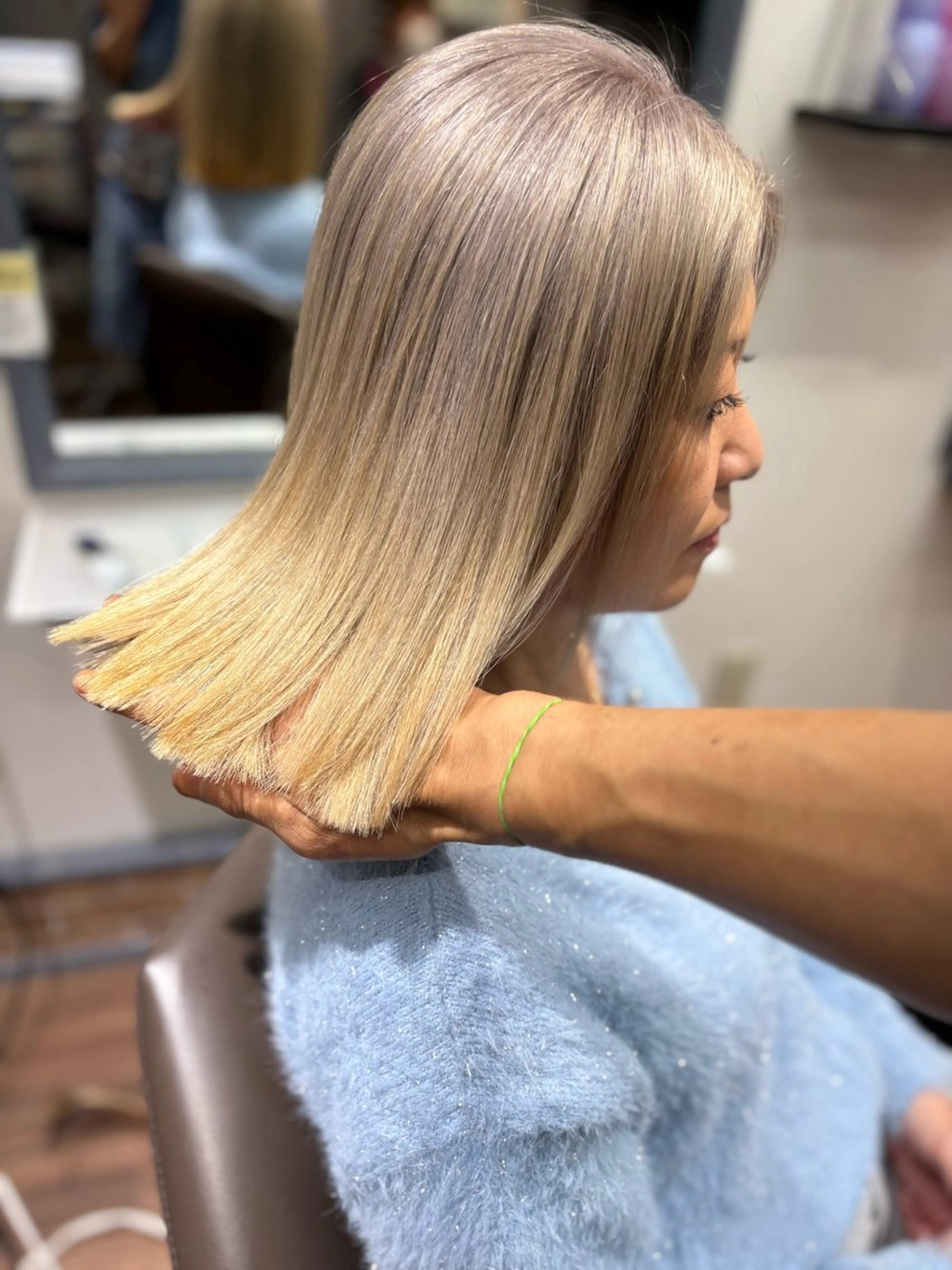 ミディアム カラー ヘアアレンジ ダブルカラー ヘアカラー トリートメント 三輪 太一のヘアスタイル