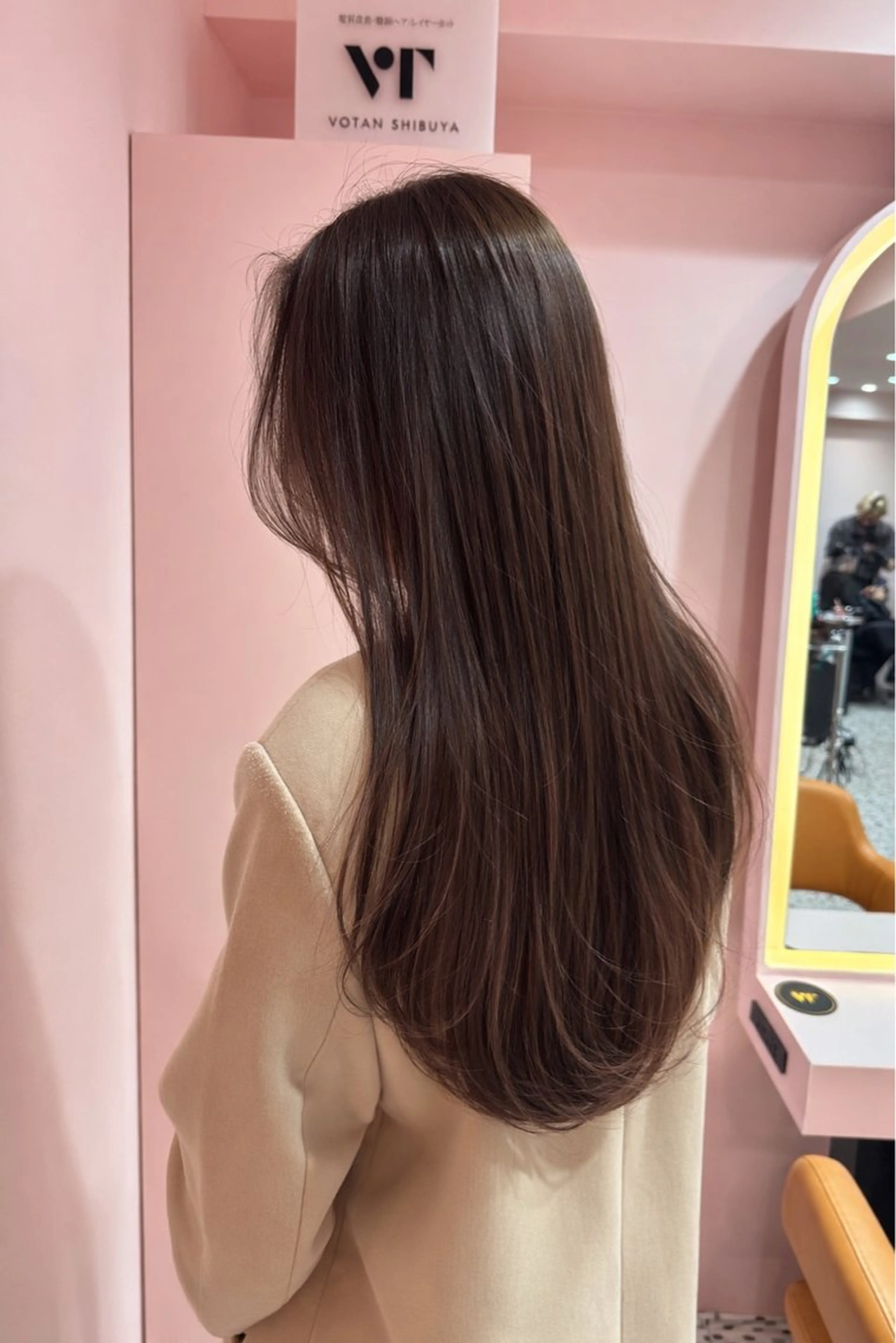 ロング ラベンダーベージュ 顔まわりレイヤー 顔周りカット 韓国風ヘア レイヤーカット カット ヘアカラー トリートメント 顔周り/透明感カラー REINA𓍯のヘアスタイル