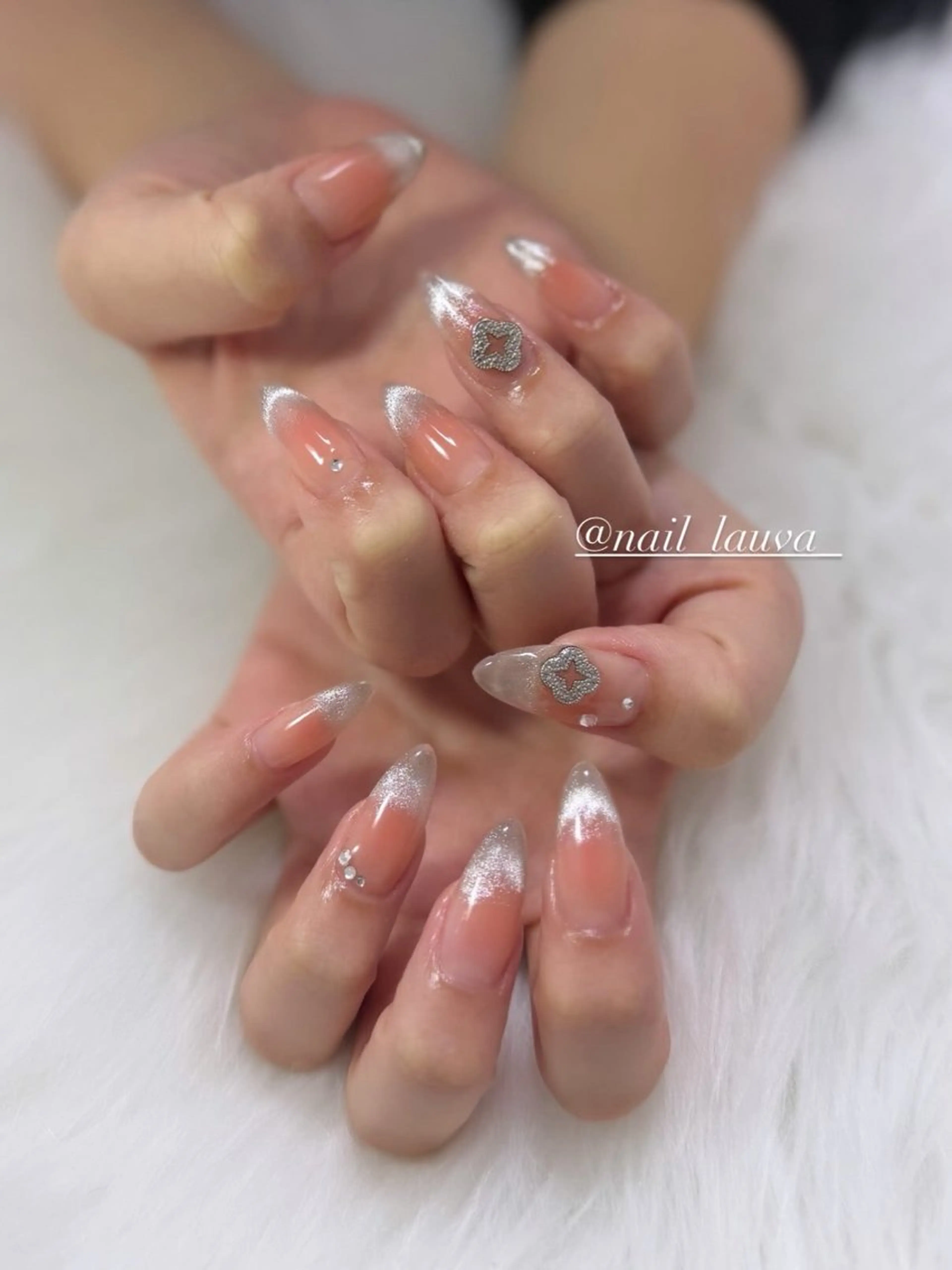 ネイル チークネイル ハンドネイル nailsalon lauvaのネイルデザイン