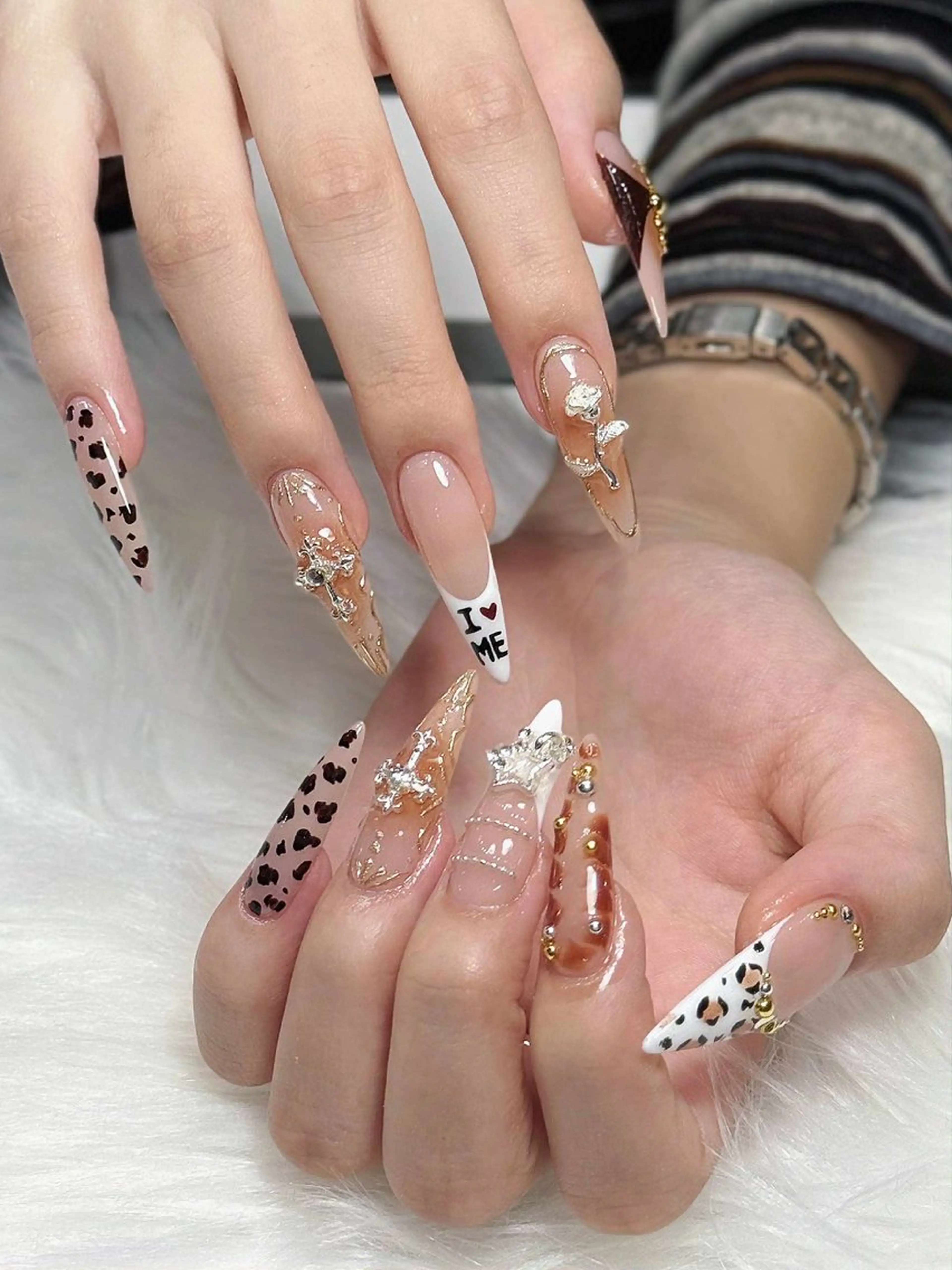 ネイル アートネイル オーロラネイル ジェルネイル 韓国ネイル ロングネイル ハンドネイル Nichi Nailsのネイルデザイン