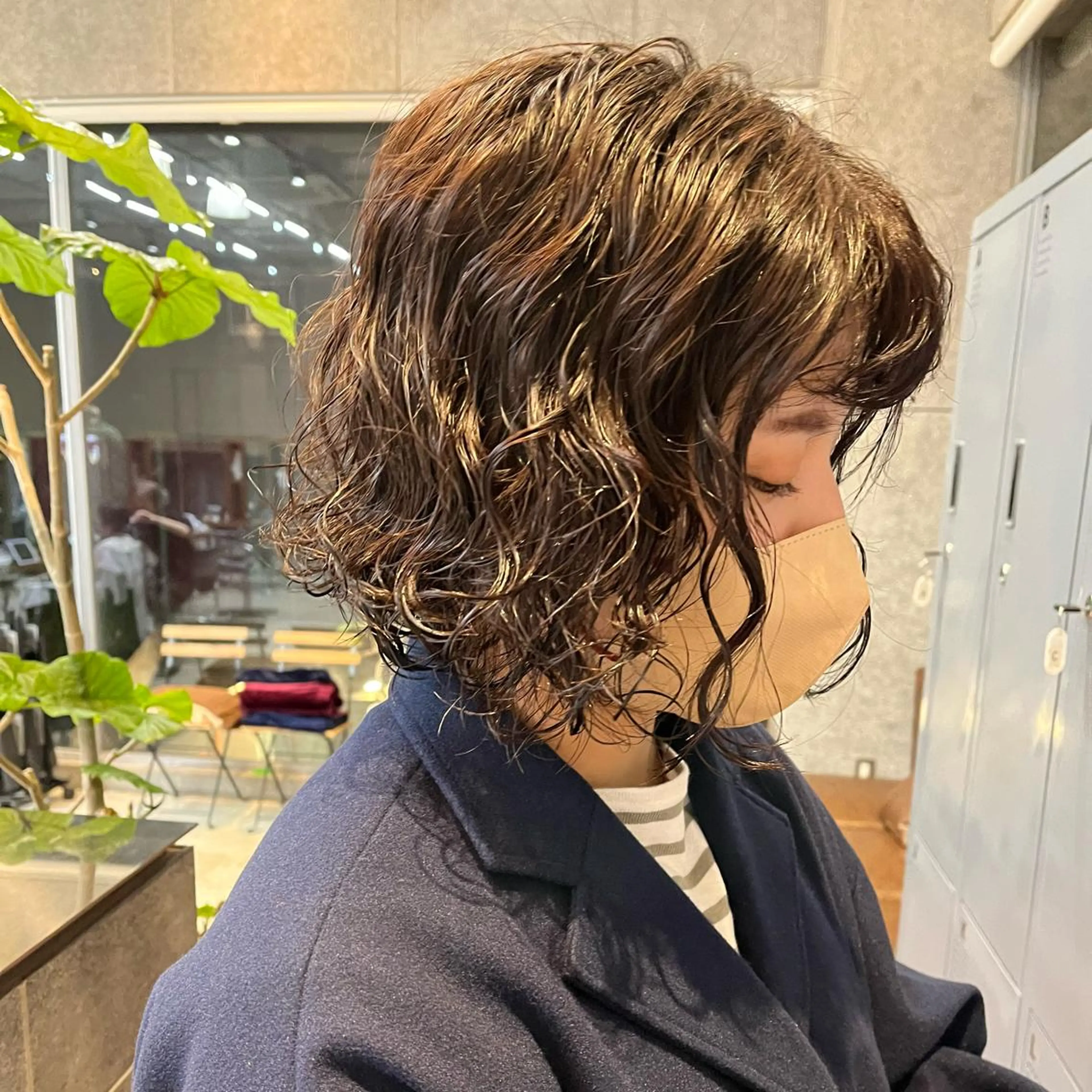 ミディアム パーマ ミディアムパーマ パーマ ボブハイトーン🦖 デザインMAMIのヘアスタイル