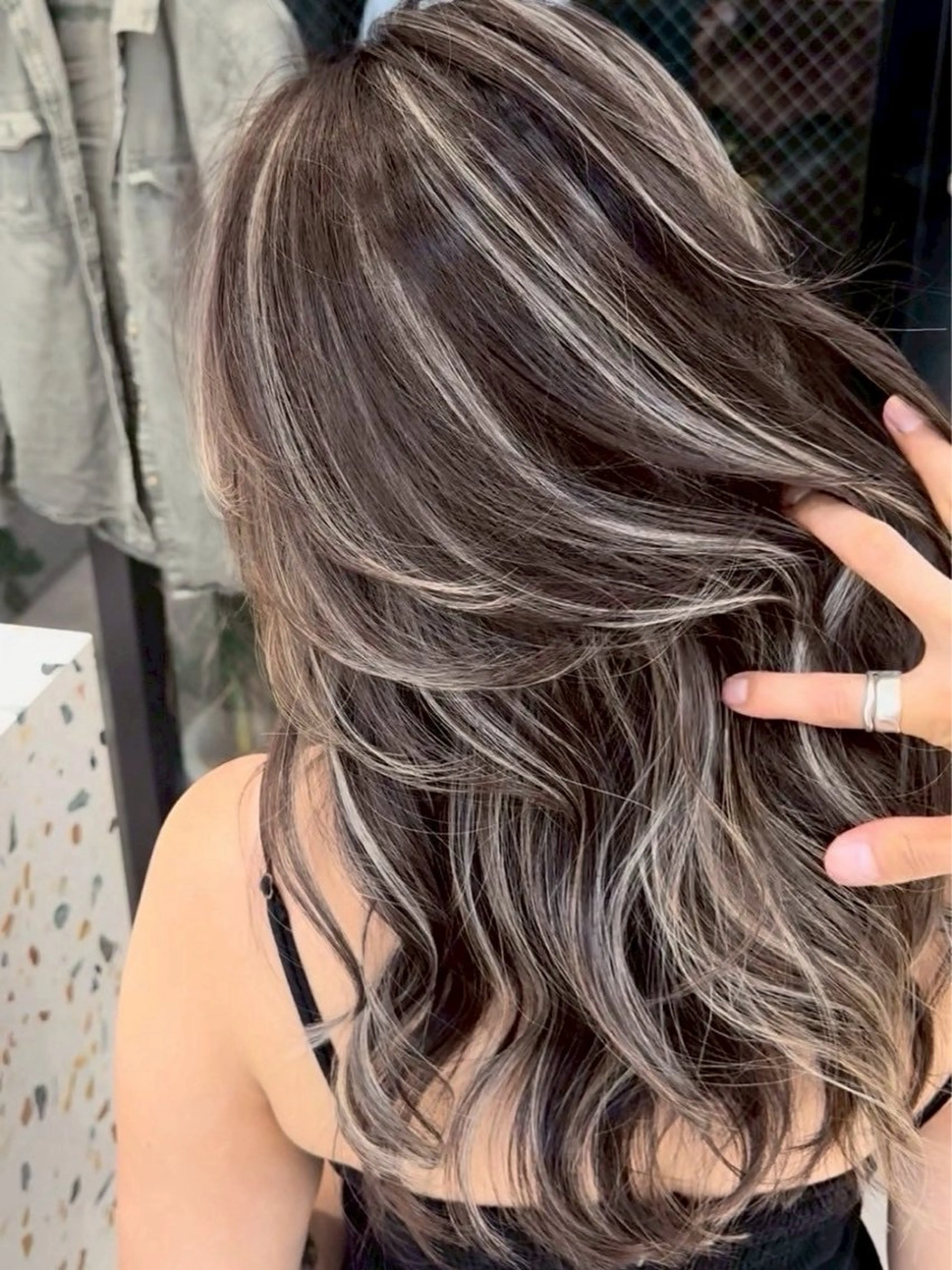 ロング ヘアカラー 大人の海外ハイライト coconoのヘアスタイル