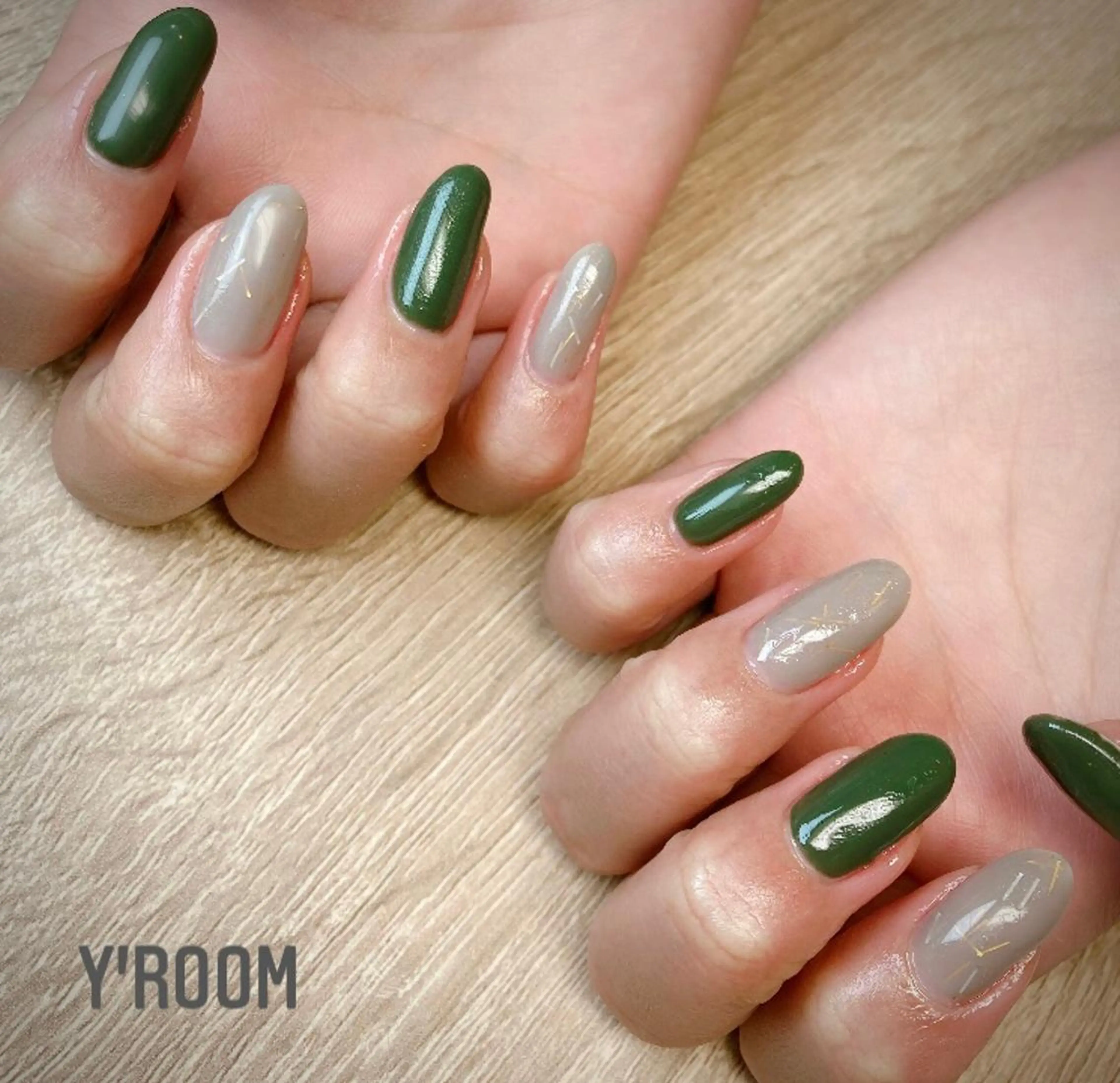 ネイル オーロラネイル フラッシュネイル ジェルネイル 氷ネイル・うるうるネイル マグネットネイル ハンドネイル YUKA （ネイリスト）のネイルデザイン