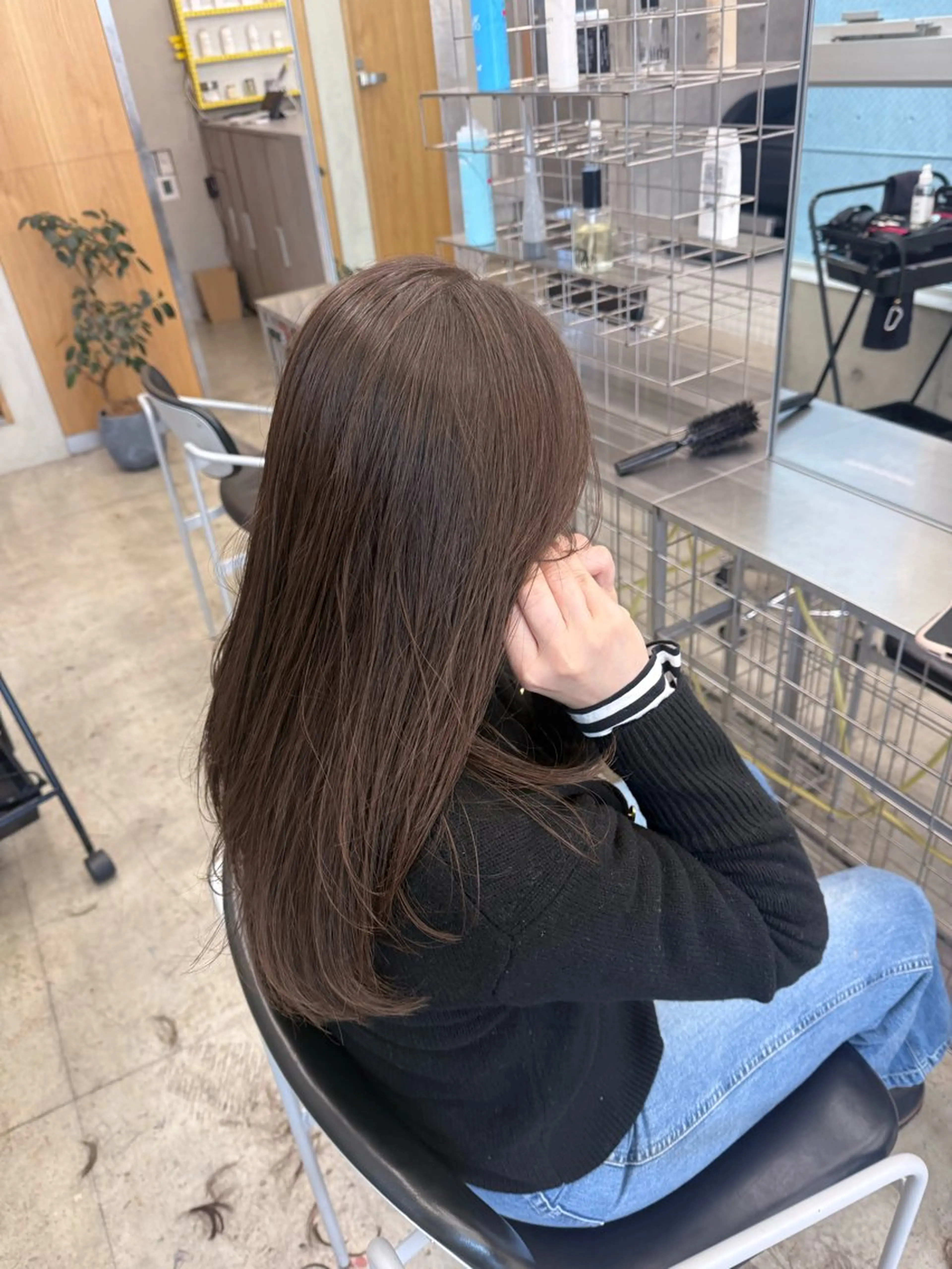 ロング カラー ロングレイヤー アッシュ ベージュカラー ブリーチ 透明感カラー カット ヘアカラー トリートメント 誰より丁寧なカット/ 小林輝/レイヤーのヘアスタイル