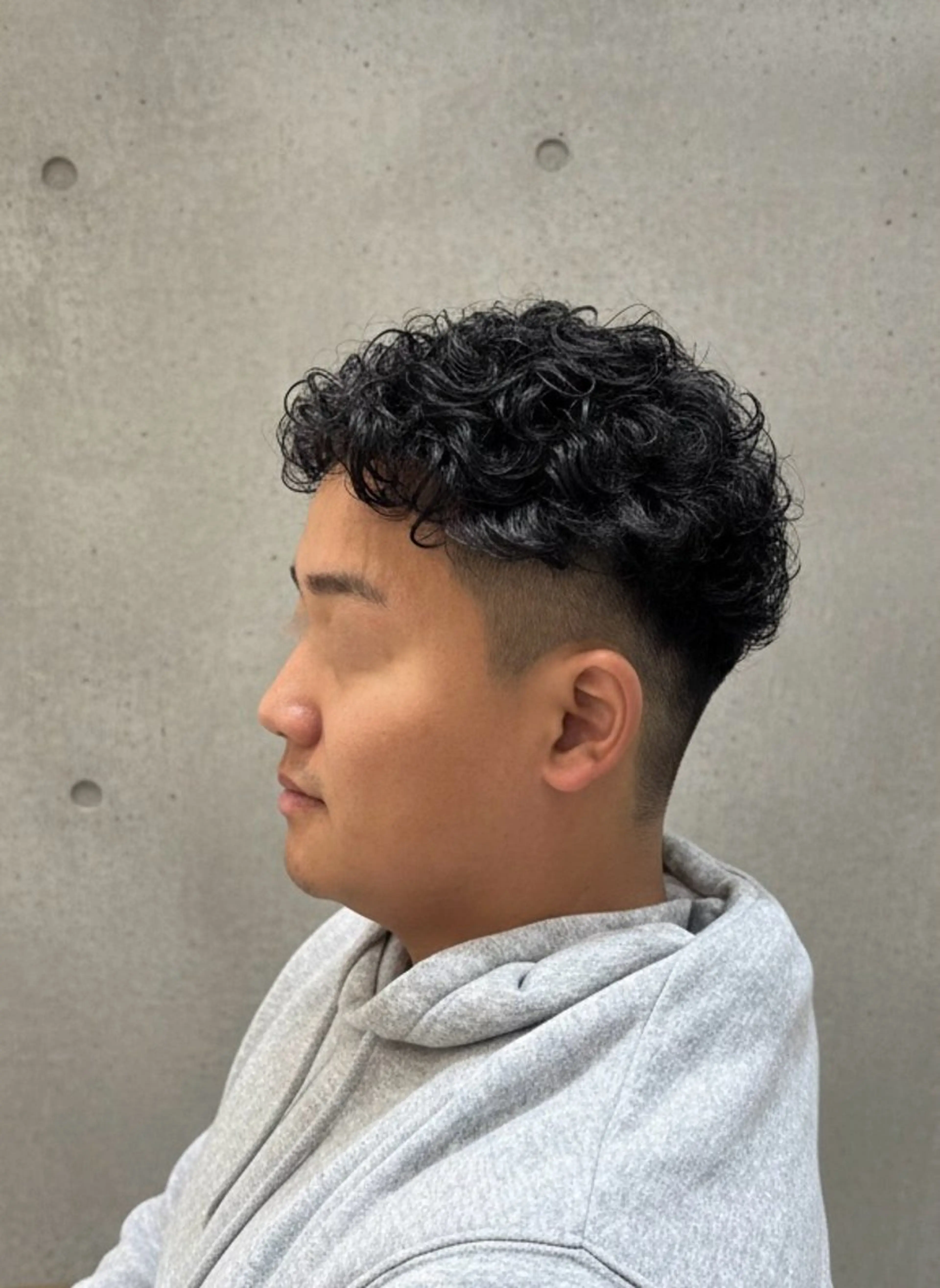 ショート パーマ メンズ メンズパーマ 刈り上げ 外国人風カラー カット パーマ 大人メンズパーマ /石川瑠青のヘアスタイル