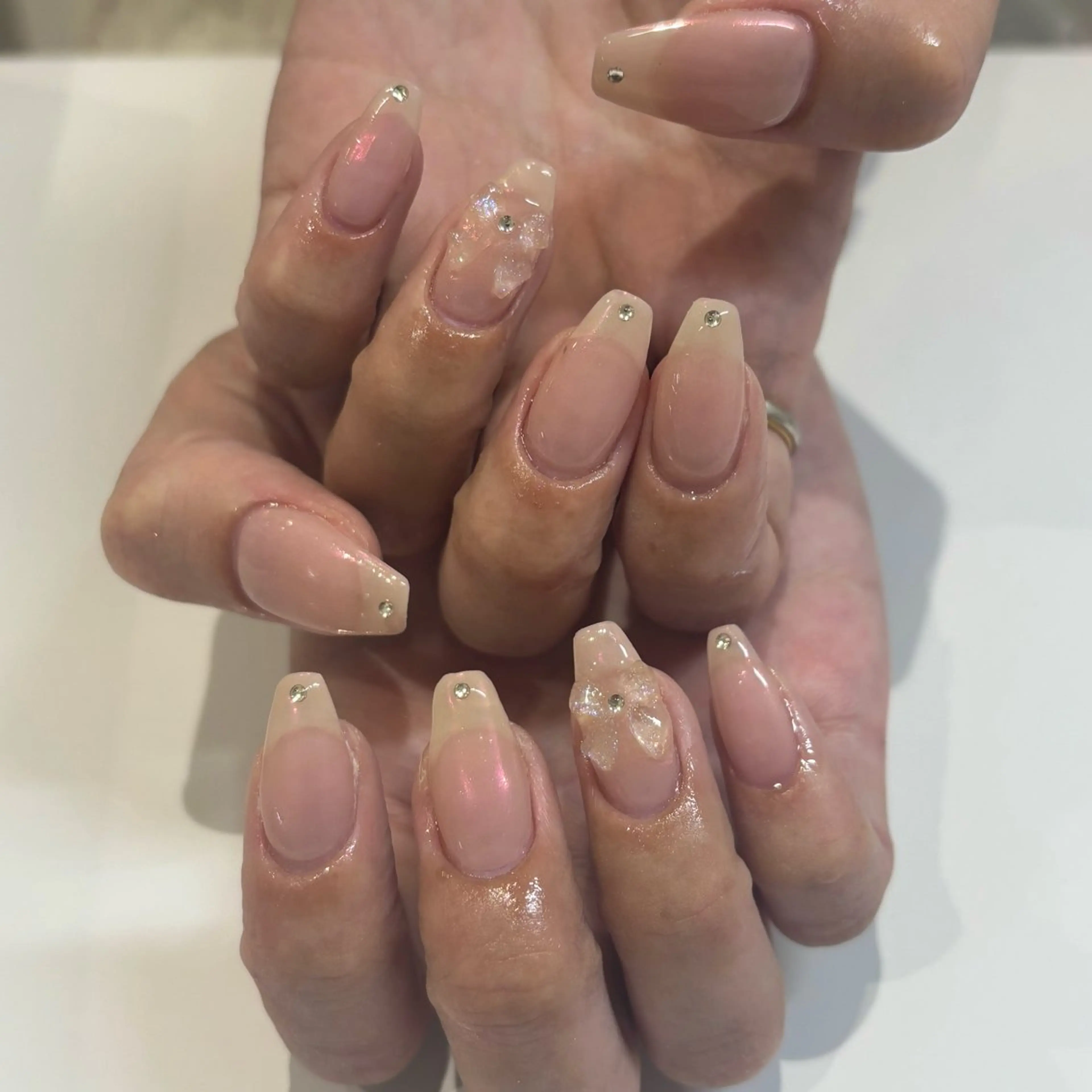 ネイル オーロラネイル ピンク モデル様募集中♡ Kokomi🍮のネイルデザイン