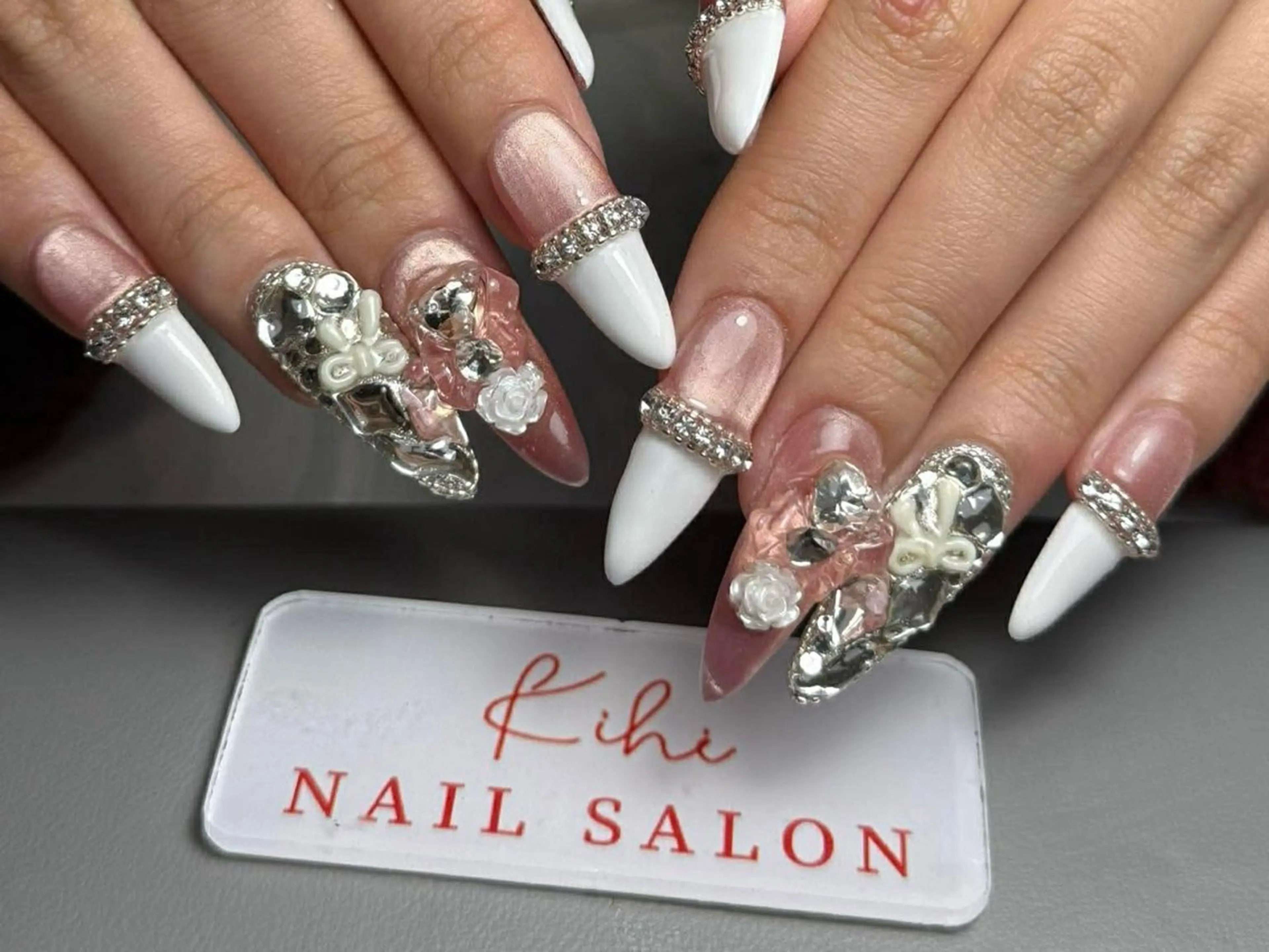 ネイル アートネイル フレンチネイル ジェルネイル グラデーション 韓国ネイル ハンドネイル ハンドケア さくら💮💮 【オフ無料】のネイルデザイン