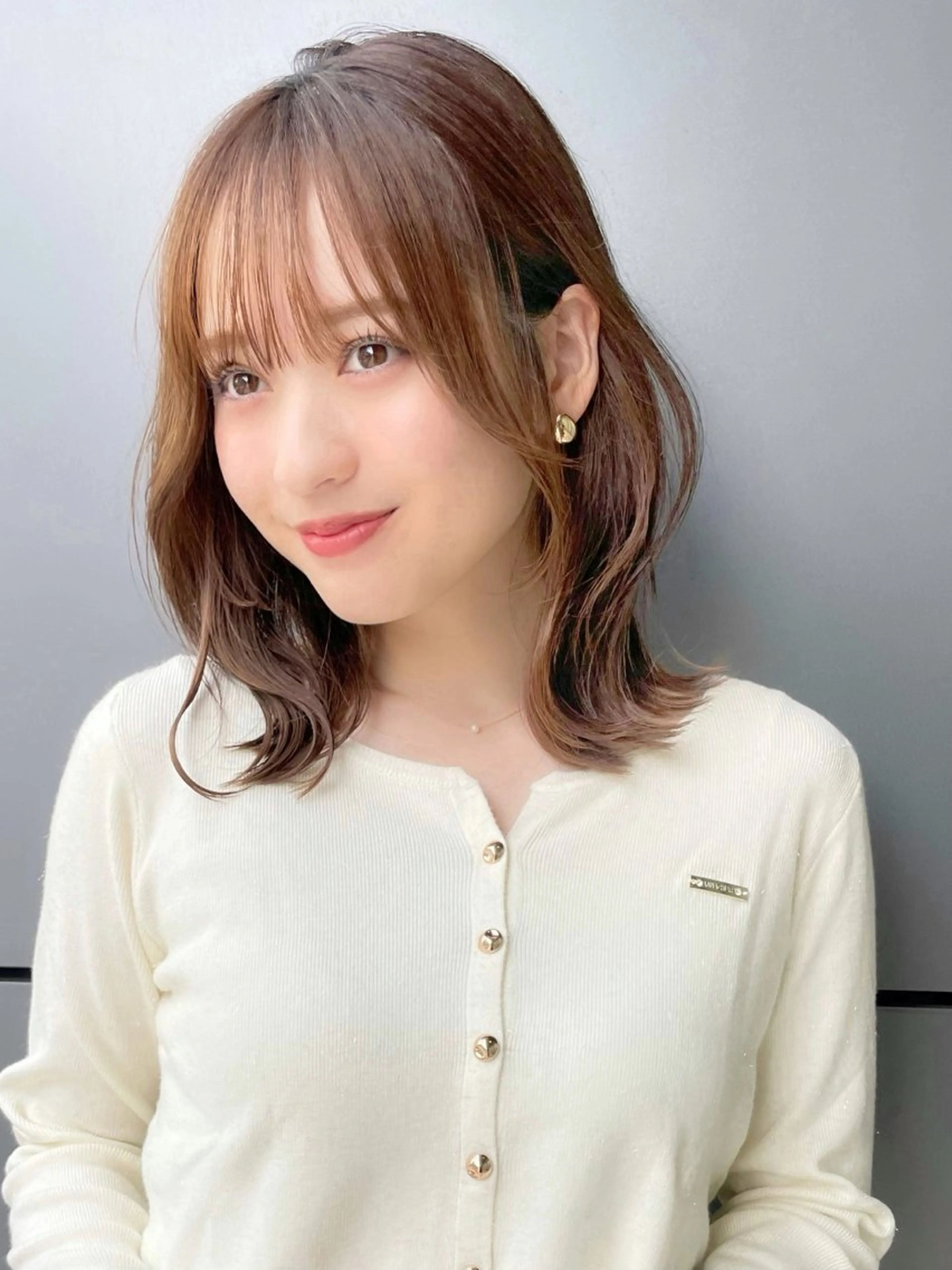 ミディアム ミディアムレイヤー チョコレートブラウン レイヤーカット シースルーバング カット ヘアカラー トリートメント ボブ/デザインカラー /表参道/新井美有紀のヘアスタイル