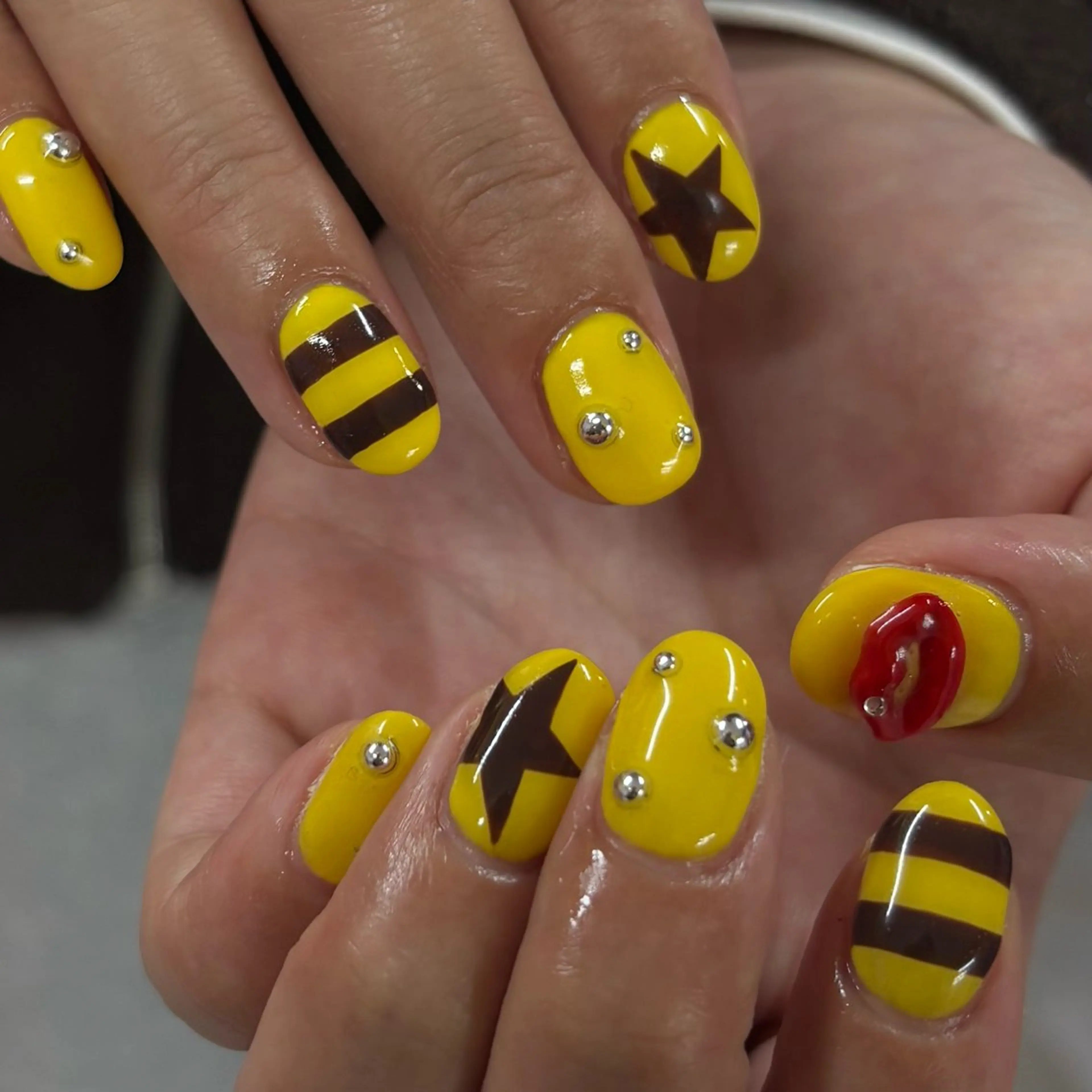 ネイル ハンドネイル フットネイル yuri / 個性派nailのネイルデザイン