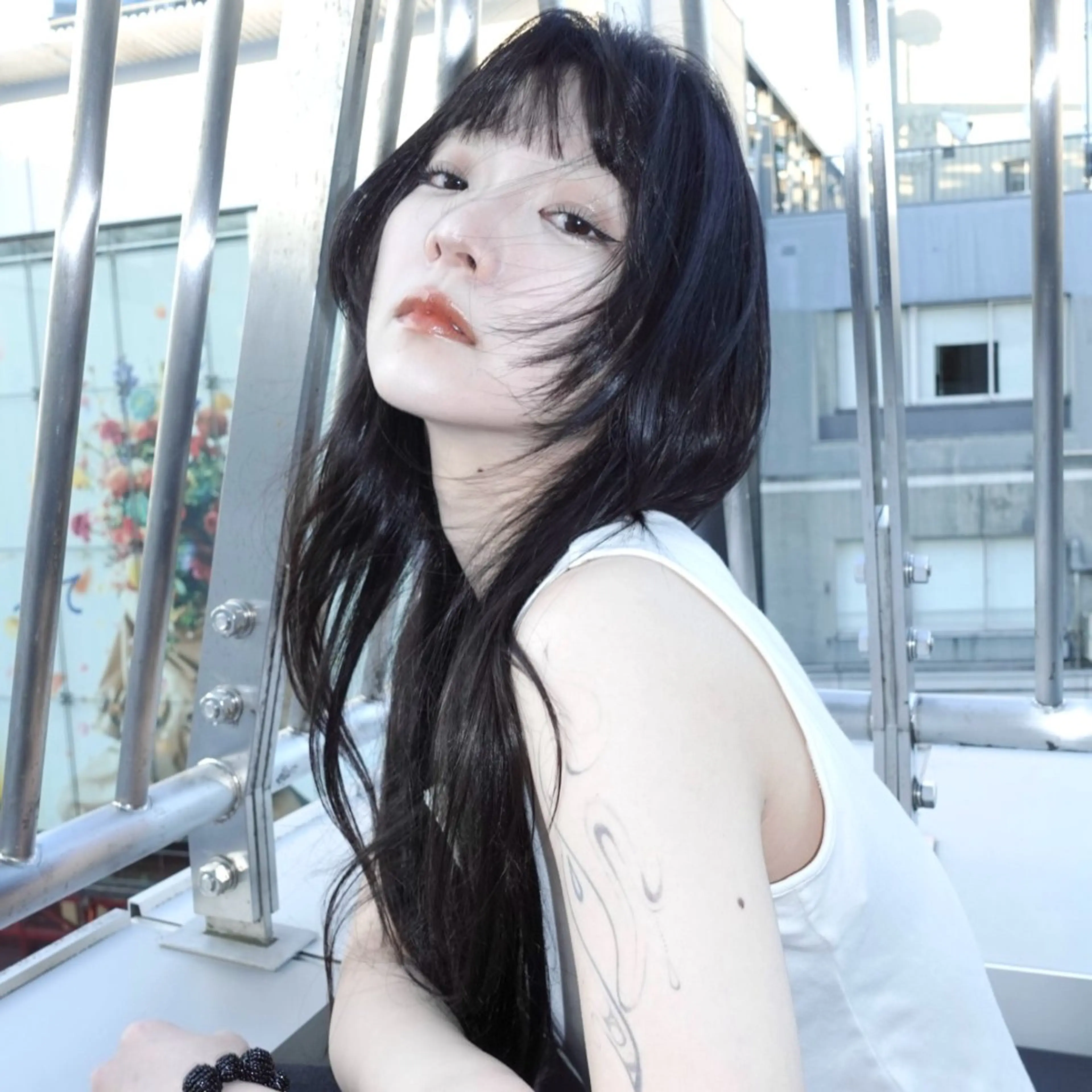 セミロング カラー 黒髪 レイヤーカット momo もものヘアスタイル