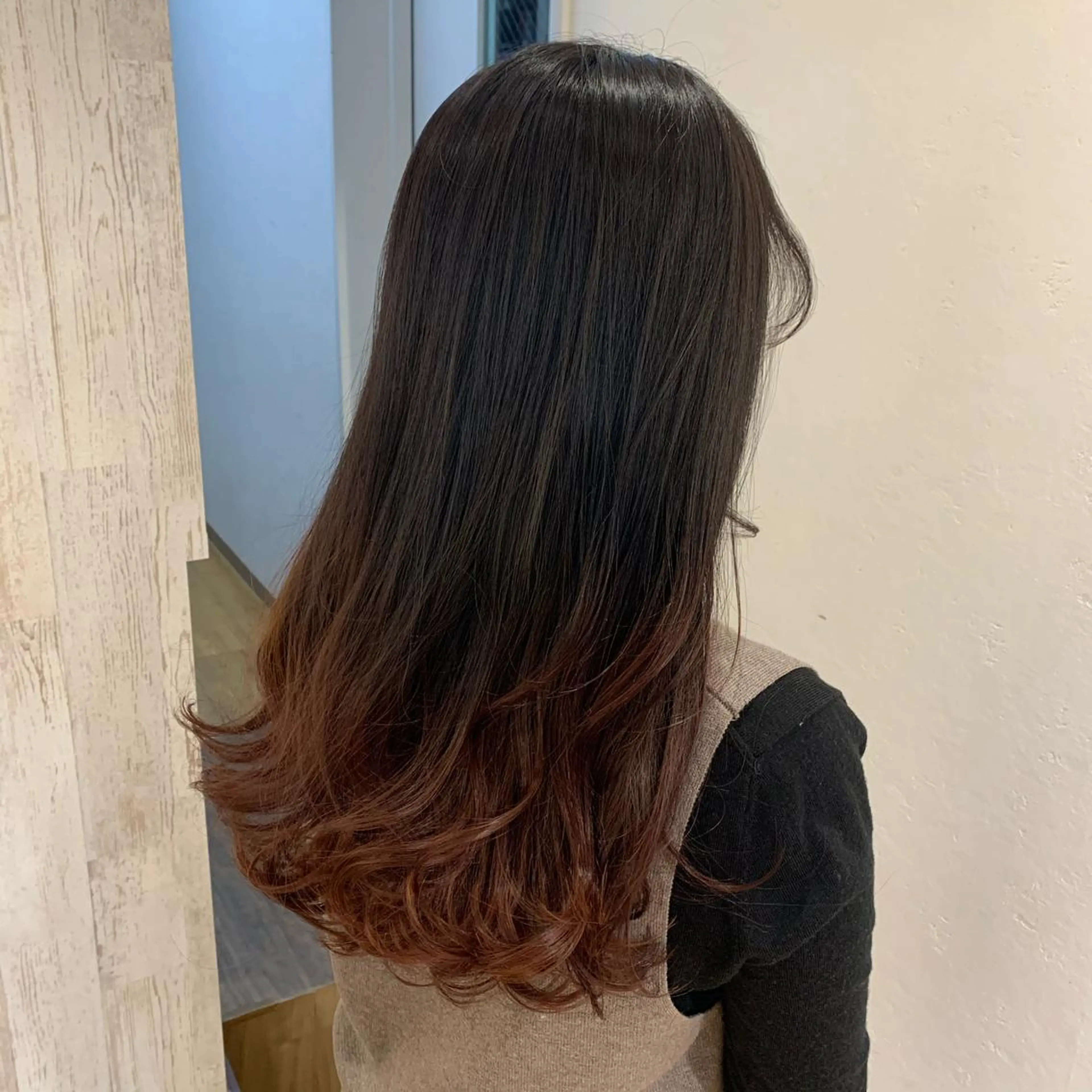 セミロング カラー 坪内 麻里子のヘアスタイル