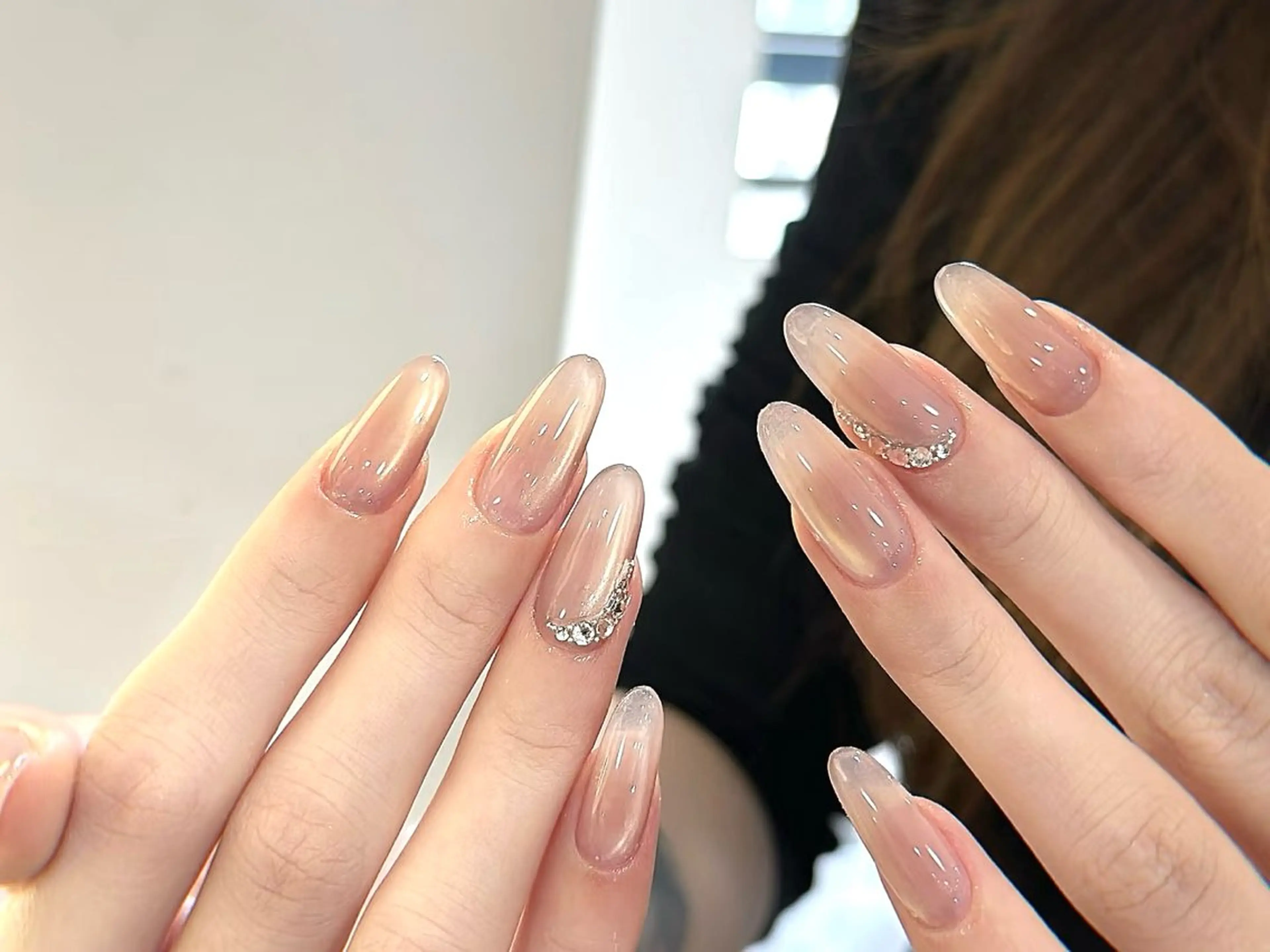 ネイル ブラウン グラデーション マグネットネイル ストーンネイル ハンドネイル ハンドケア DarkHoney 池袋店のネイルデザイン