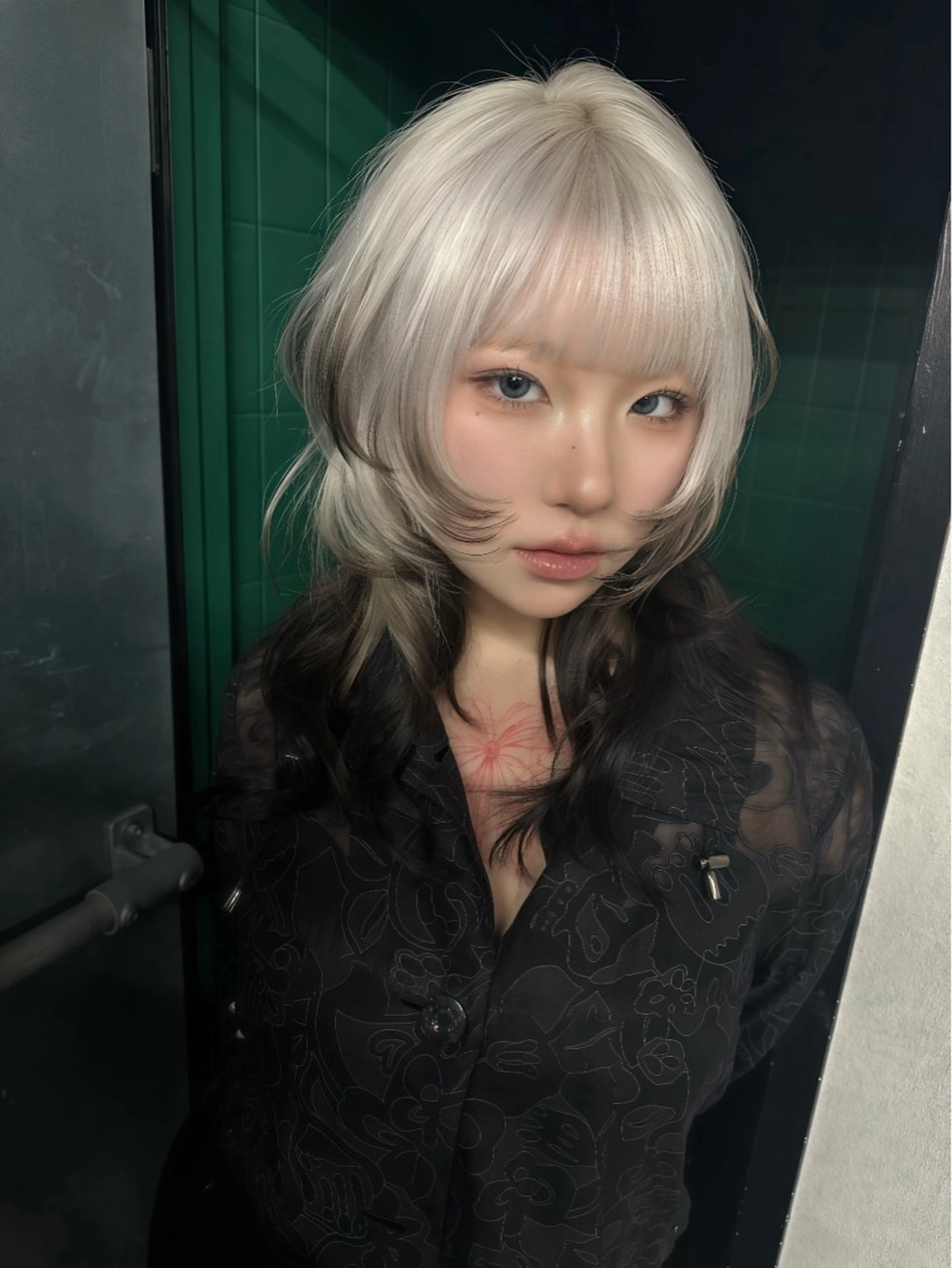 ミディアム ウルフカット デザインカラーウルフ 宙也のヘアスタイル