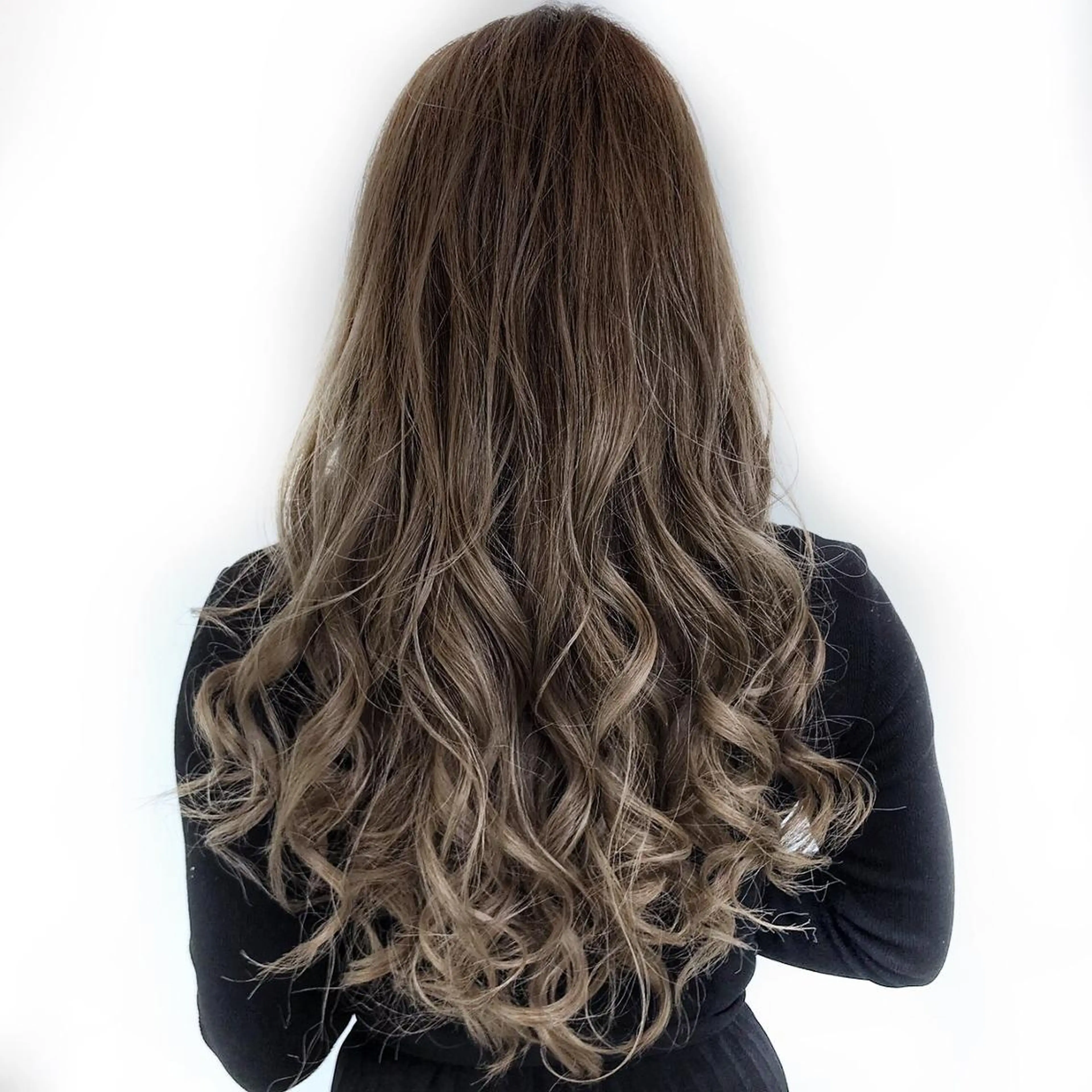 ロング 井上 愛里のヘアスタイル