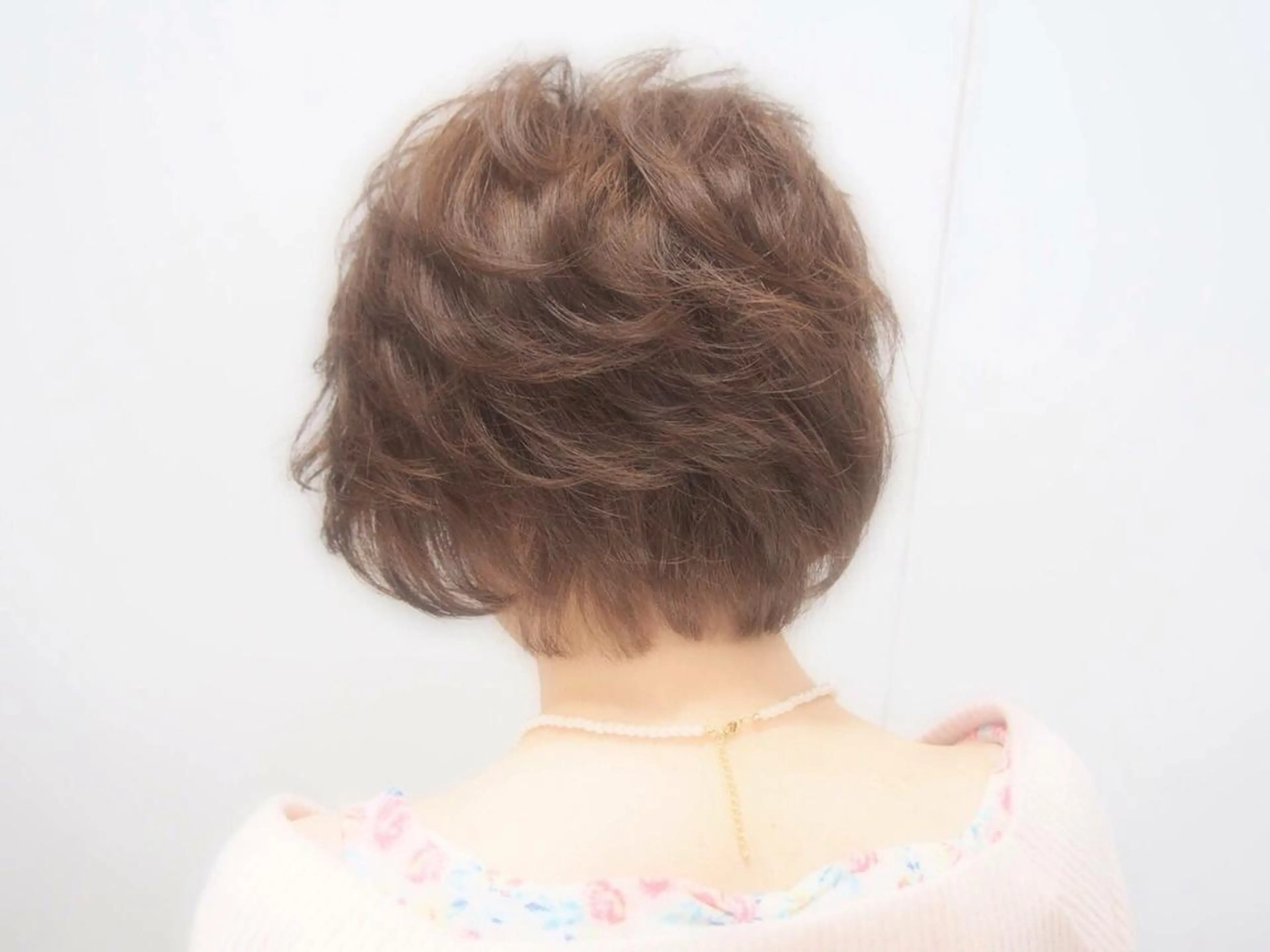 ショート 井上 真利のヘアスタイル