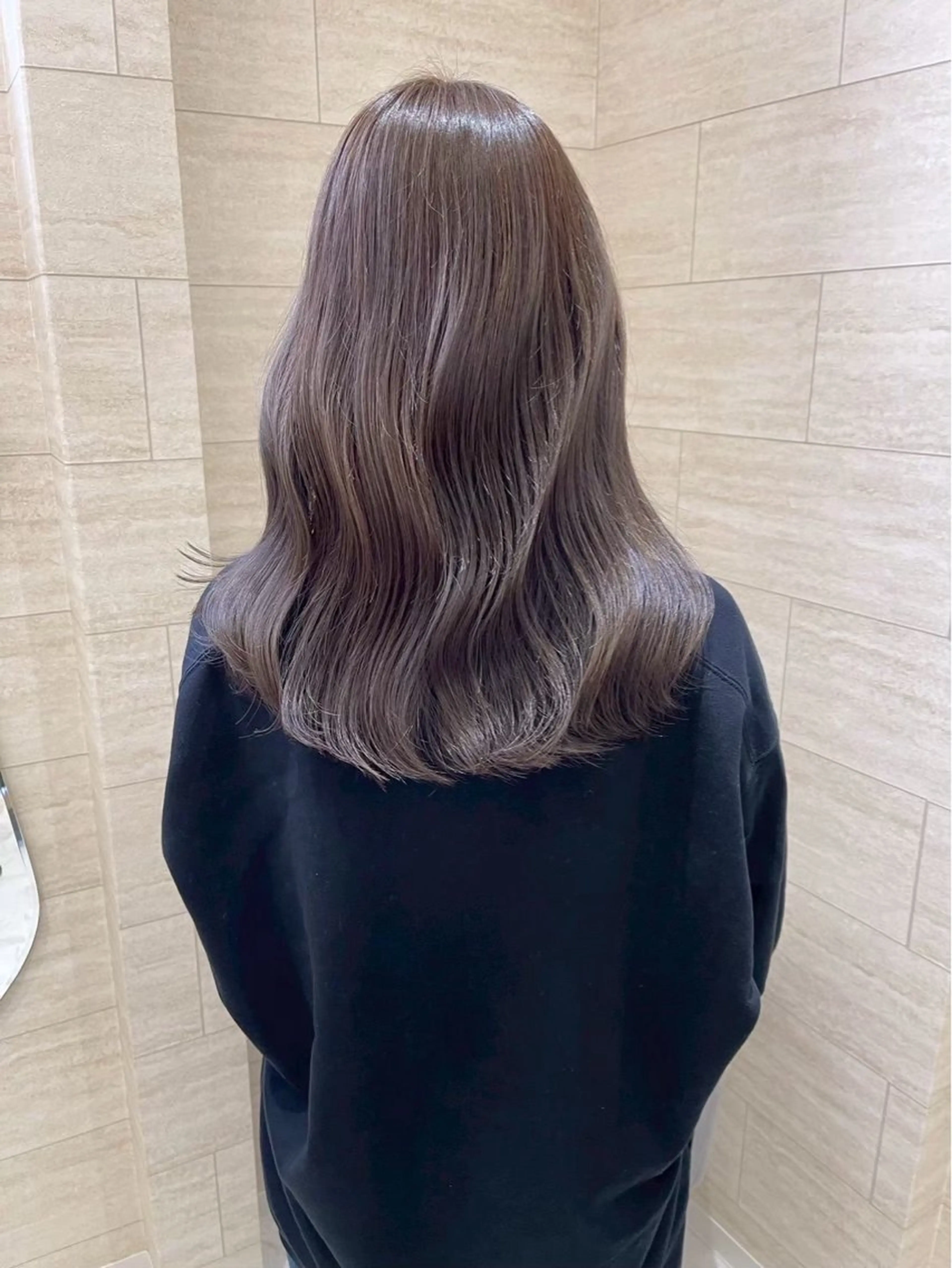 ミディアム カラー Zina 蓮/博多 /艶髪/髪質改善特化のヘアスタイル