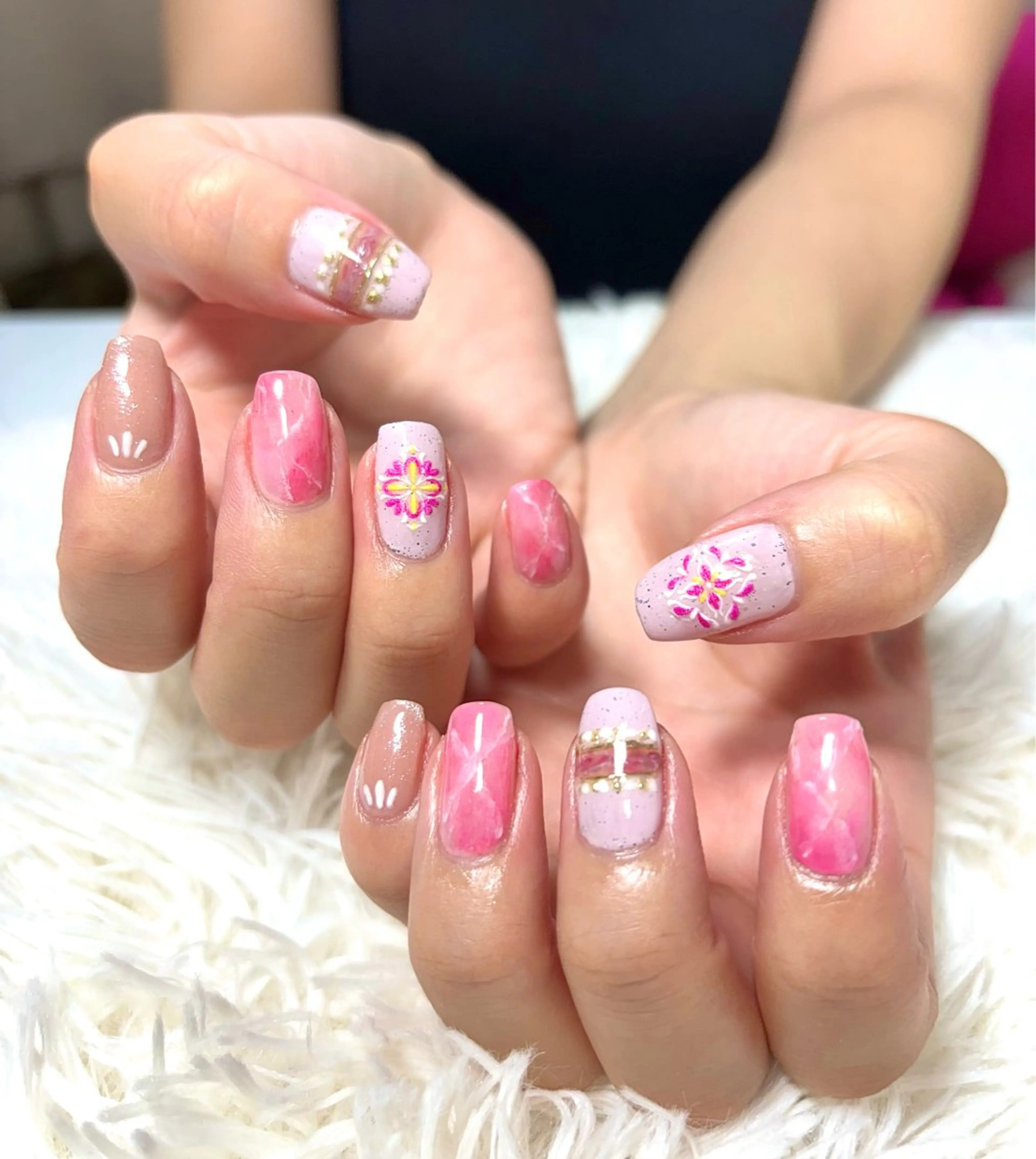 ネイル 大理石ネイル(マーブル) ピンク 夏ネイル ハンドネイル LUANA n'sのネイルデザイン