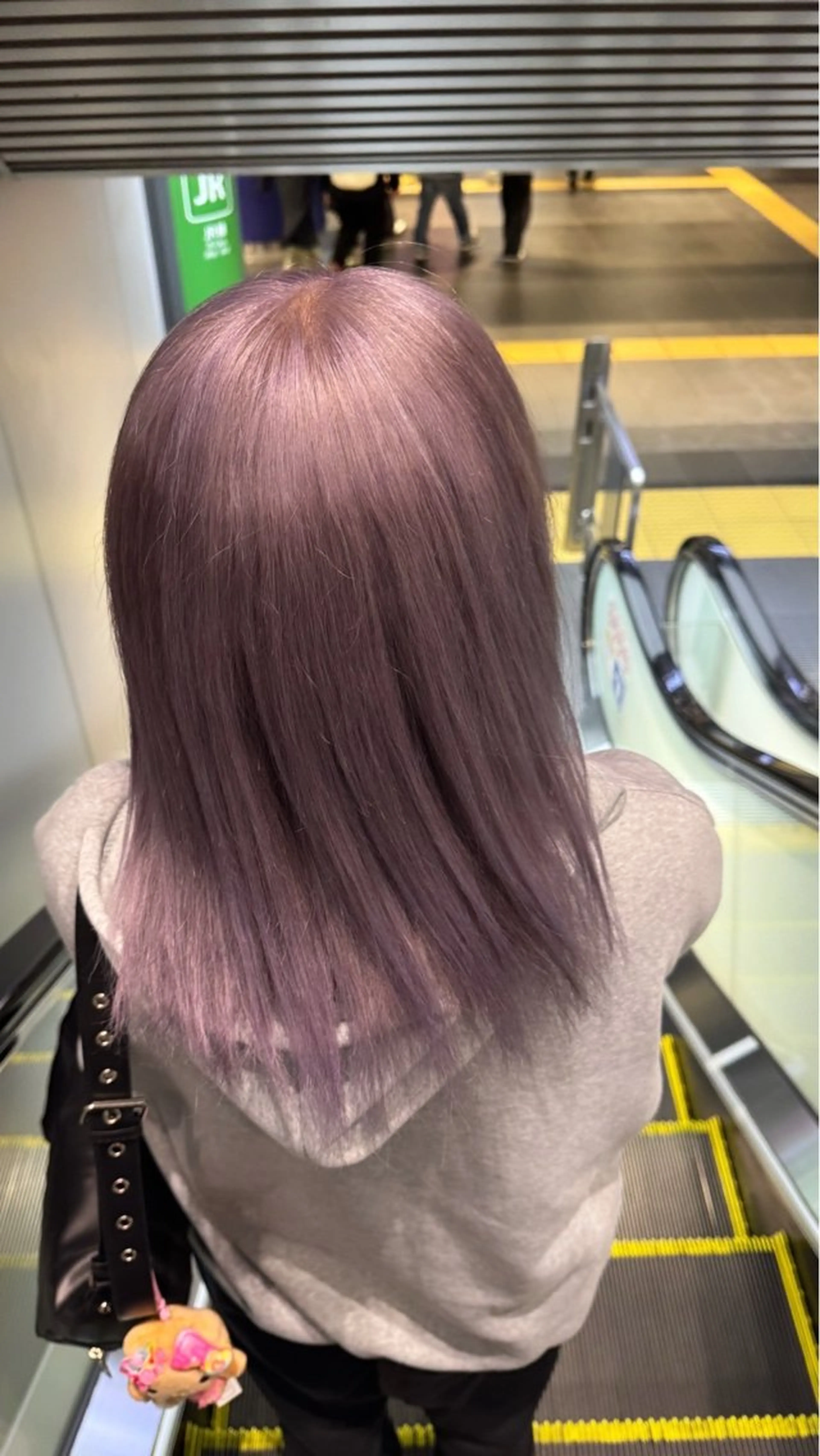 セミロング カラー シールエクステ ベージュカラー ブリーチ ケアブリーチ 透明感カラー ヘアカラー 渋谷髪質改善/縮毛 矯正/かすが🪽🫧のヘアスタイル