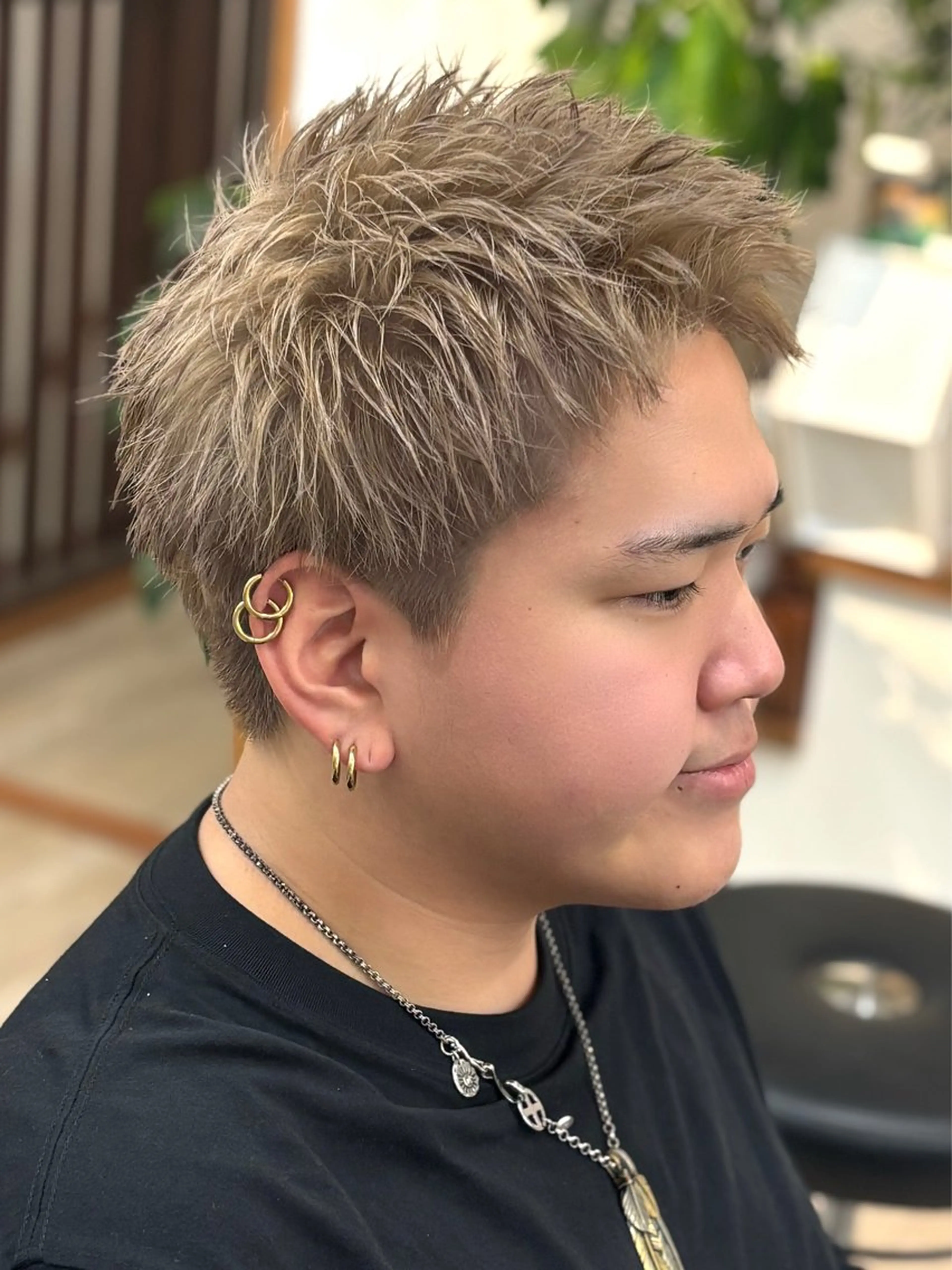 ショート カラー メンズ スパイキーショート グレージュ ミルクティーグレージュ ショートヘア RAIA💎ケア ブリーチ＆パーマ💎のヘアスタイル